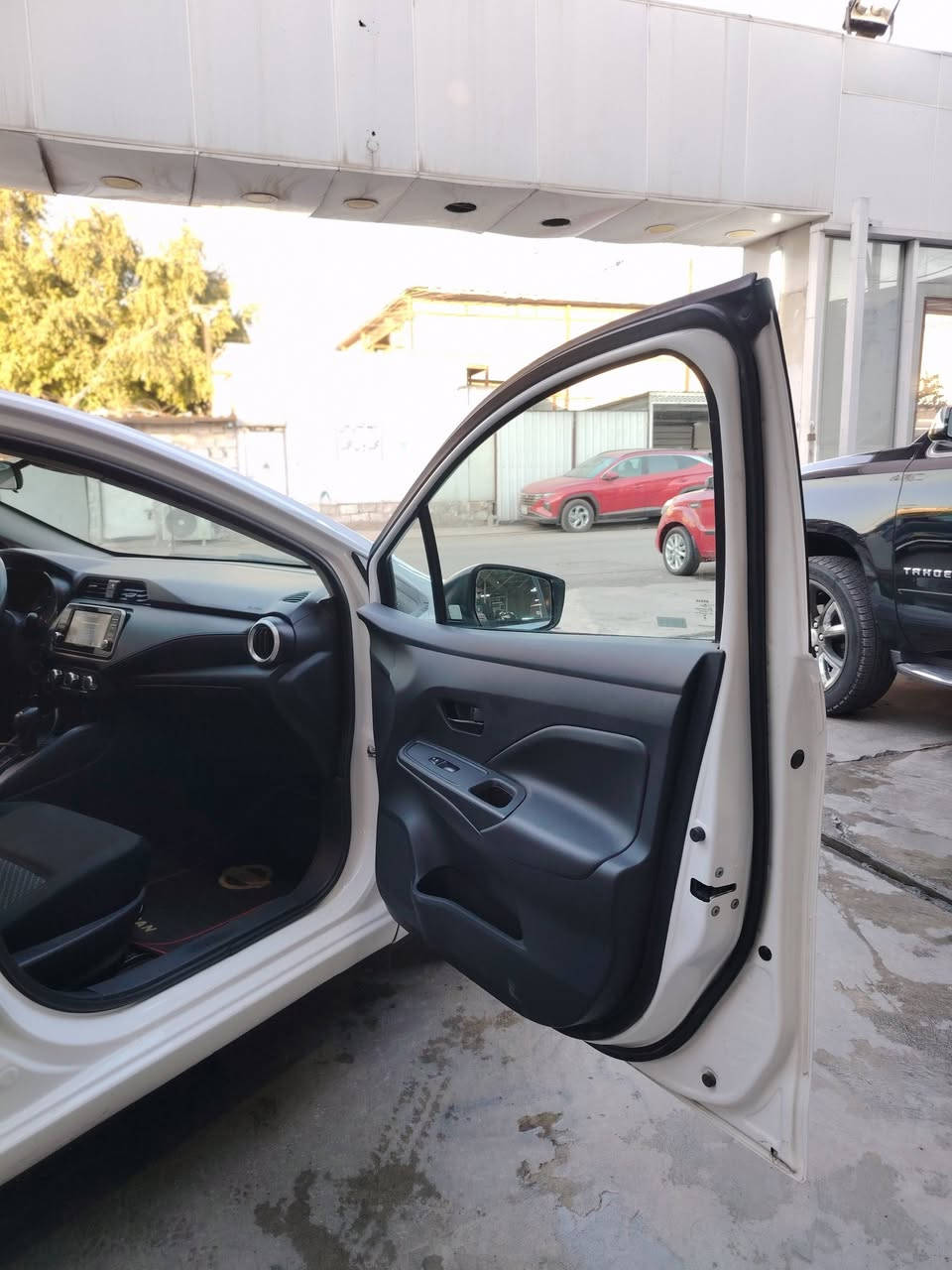 ⚜️سلام علیکم فيرسا 2024⚜️
🔵وارد امريكي بيها جاملغ وبنيد مثل ما موضح بل صور**

🟠المحرك: 1.6 لتر، 4 سلندر بنزين (DOHC)**

🔴الدفع: أمامي (FWD)**

🟡كير أوتوماتيكي (CVT)**

⚫حساسات خلفيه**

🟤رادار امامي**

🟣تحكم ستيرن**

🟥للتواصل الاتصال على الرقم**
***********
