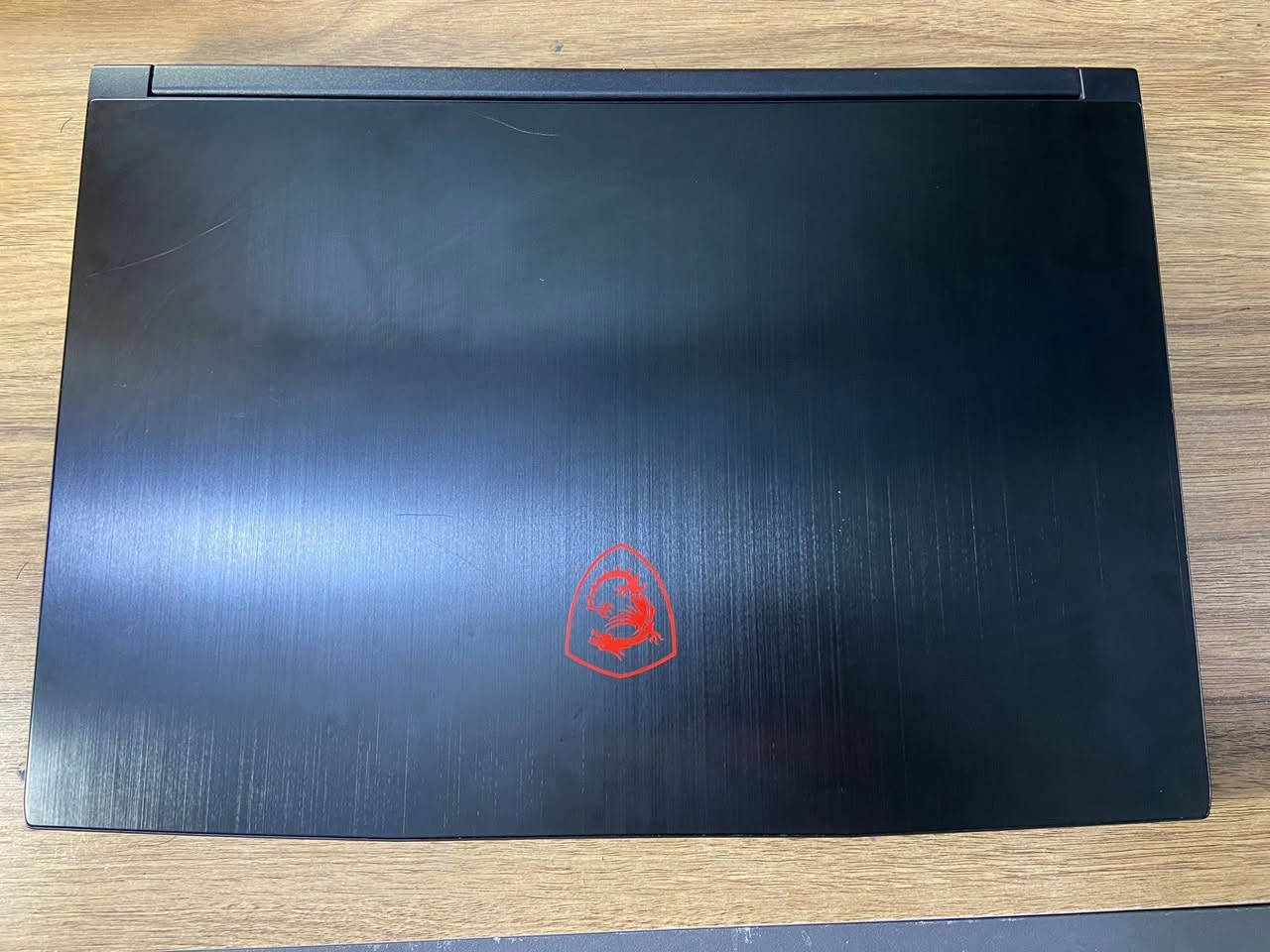السلام عليكم 
MSI GF63 Thin
المواصفات كدامكم بالصوره 
النظافه شوفة عينكم 
الكارتونه والملحقات الاصليه موجوده
للبيع السعر 650 وبي مجال مكاني بغداد الطالبيه
***********
