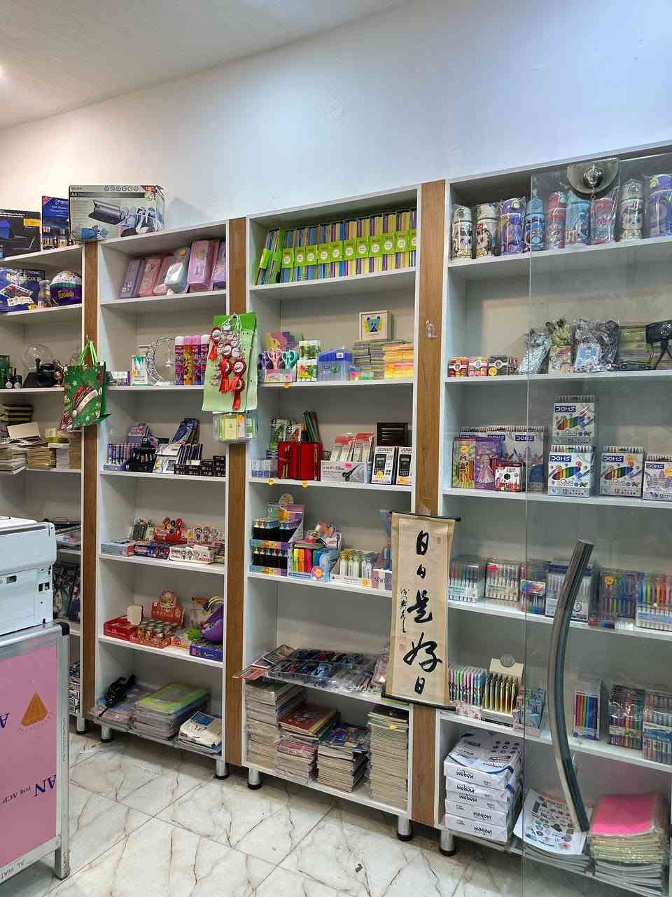 🚨 مكتبة متكاملة للبيع لعدم التفرغ 
​📍 الموقع:
منطقة الزهراء - شارع المدارس (الشارع يحتوي على عدة مدارس وبجانب معهد للطلاب مباشرة).
​📦 محتويات المكتبة:
​أجهزة حديثة: طابعة Epson 5890 جديدة + كابسة حرارية جديدة + لابتوب بمواصفات جيدة.
​الأثاث: فاترينات، رفوف، وميز عملي.
​باقي التفاصيل: موضحة بالكامل في الصور.
​💡 المشروع جاهز للعمل فقط.
​📞 للتواصل (واتساب أو اتصال):
📱 ***********
