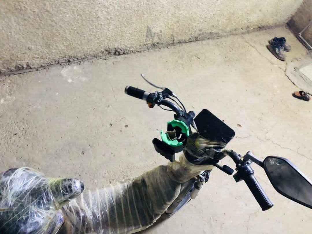 عندي هاي شحن نضفاتها نفس ما موضح بل صورة سعرها 150 5بطاريات سرعتها 70 / 60 حقيقي بريك خلفي فقط / رقمي بي واتساب «***********» مفتوح لل اتصال
