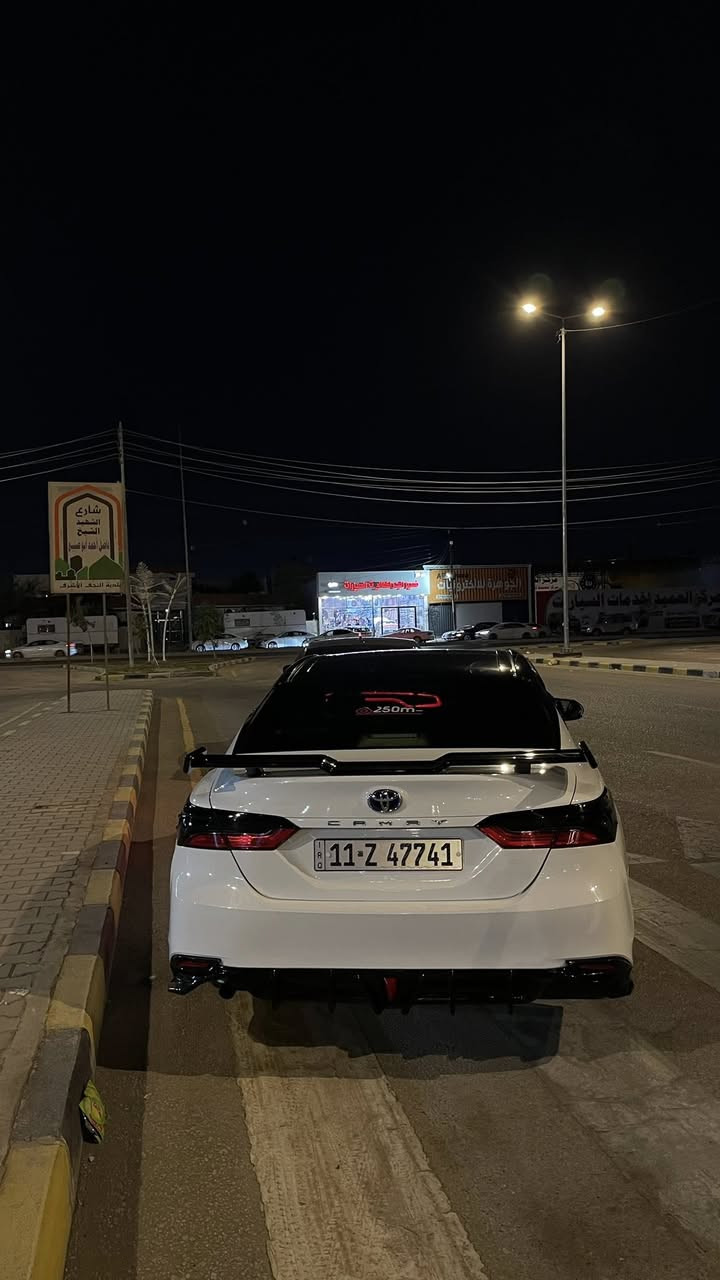 سلام عليكم 
كامري تكسي دبي 2023 اصل 
ماشيه 172 اصل هم ع فحص شرط 
سياره مصبوغه عام ابيض و اسود يعني بالسنويه مكتوب ابيض ملون
كير شرط ع فحص 
مكينه شرط ع فحص
 هايبرد شرط ع فحص 
سياره معروفه موصفاته الLe 
لد امامي 
3 أنظمة قياده
 1-سبورت 2-نورمال 3-إيكو ￼￼
تحكم ستيرن جهتين 
مثبت سرعه 
‏أوتو هولد 
هاند بريك بصمه 
نظام EV للهايبرد 
سياره داخله فيروزي 🩵🩵
تخم تايرات جدد 
سياره عليه اضافات كلش هواي 
دعاميه اماميه TRD 
+ لحيه اماميه 
+دوسات جانبيه 
+ دفيوزر ابو لد
+سبايدر TRD 
+ قبق بانزين 
+كفر مري جانبيه باتمان 
+كفر يدات ابواب 
+علامه ضرئيه علامة Toyota 
+كشافات اماميه لدات اناره فول
سياره معايزه كامله مكمله معايزه برغي 
للمعلومه ضربته بدبي دعاميه فقط وبالعراق نضربت جاملغ و بنيد فقط 
سعره 176 وبيه مجال 
مكانه نجف كوفه
*********** اتصال او واتساب 
￼
