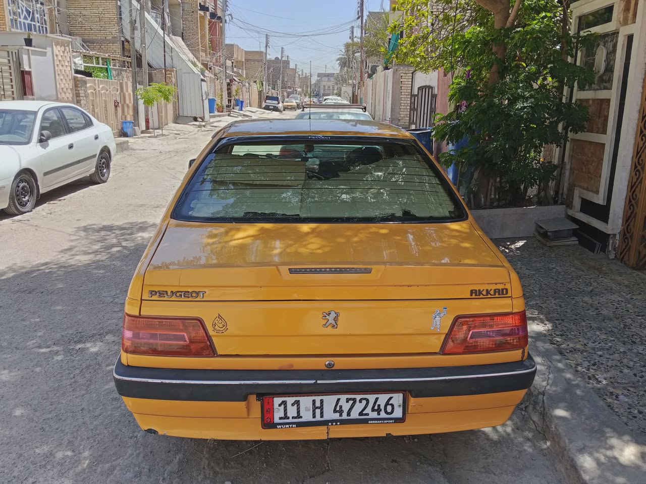سلام عليكم عندي بيجو أكد للبيع موديل 2016 محرك جيد تبريد شغال فقط صبغ بنيد وبل باب سائق مابيها تبديل سيارة جاهزة دون نقص سنوية لغاية 27 مصفرة هيأة وغرامات السعر 37 وبيها مجال بسيط العنوان بغداد الشعب شارع الصحة الرقم الهاتف ***********
