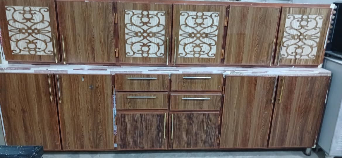كاونتر مستخدم حطاطه قياس ٣ متر وسنك مترين ونص مرمر نظيف ومرتب / العنوان بيجي شارع المصرف مقابل مدرسة الفضيله للبنات / للاستفسار / *********** /***********

