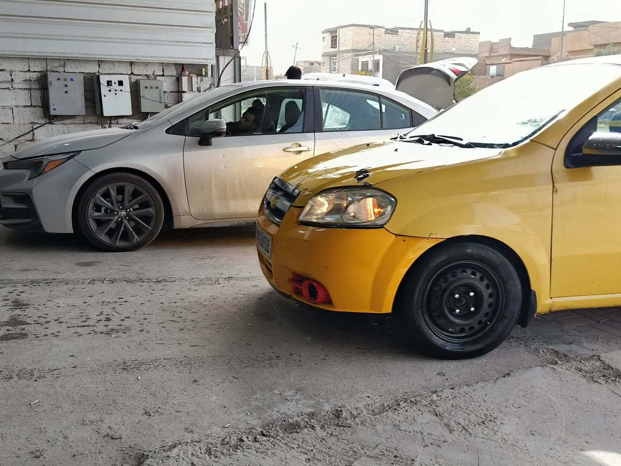 ‏
‏أفيو موديل 2008 (باسمي).. 
‏
‏​الرقم: دولي، والـ (هزة) جديدة.
‏
‏​الحالة الميكانيكية: المحرك، الگير، الصدر، والتبريد (منظومة جديدة). والكهربائيات وكل ما ذكر بحالة جيدة جداً 
‏​الصيانة: مسوّي لها إدامة كاملة لمنظومة البنزين والهواء قبل أسبوع.
‏​سيارة اقتصادية جداً وجاهزة مباشرة للشغل (تكسي)، ما محتاجة أي مصاريف.
‏
‏​السعر
‏​39 ورقة (قفل)
‏
‏مكان السيارة: الفلوجة
***********
