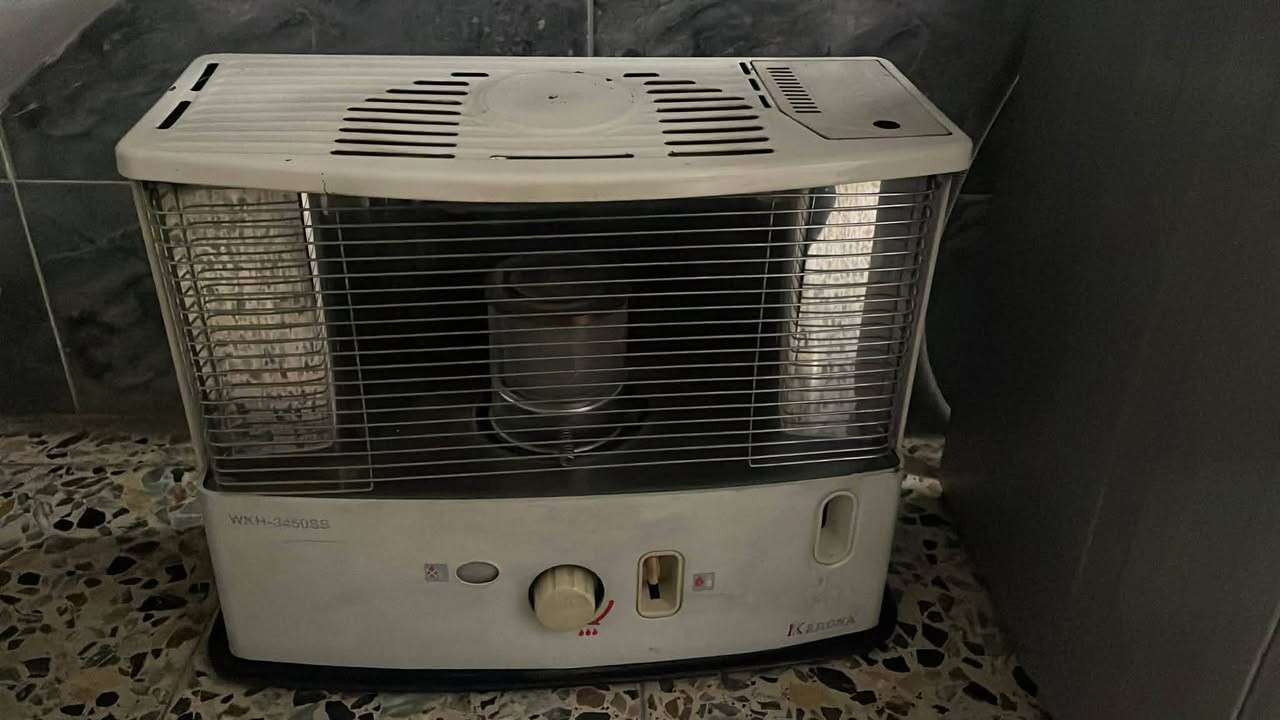 السلام عليكم عندي صوبه للبيع نظيف جدا والسعر وتفاصيل على هذا رقم ***********
