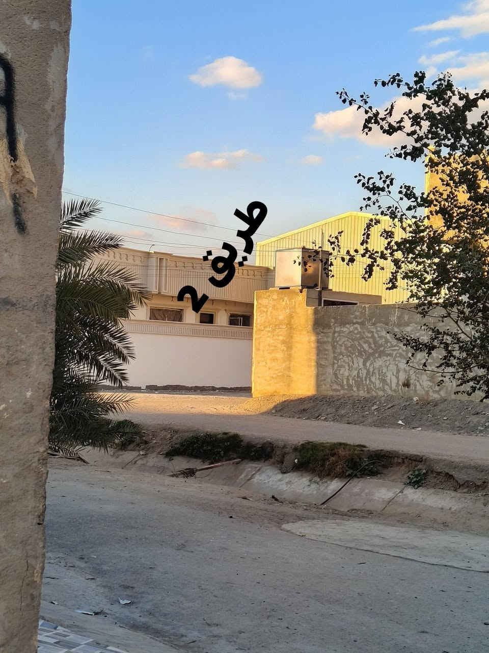 السلام عليكم قطعةزراعي  مساحته 150م خلف جملو حسين فالح سعر 15مليون بل عافيه علا ياخذهه ***********
