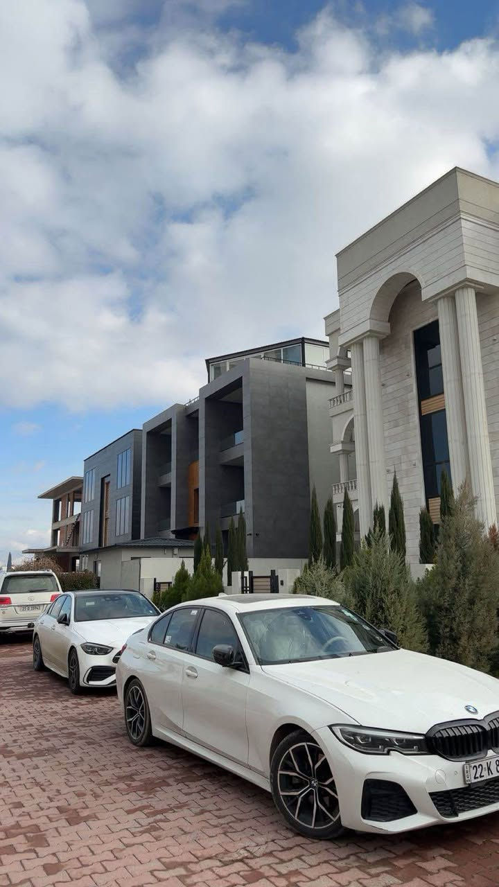 BM 330 
موديل 2021 فقط جاملغ واحد صبغ 
سعر 235$
*********** أربيل, العراق
