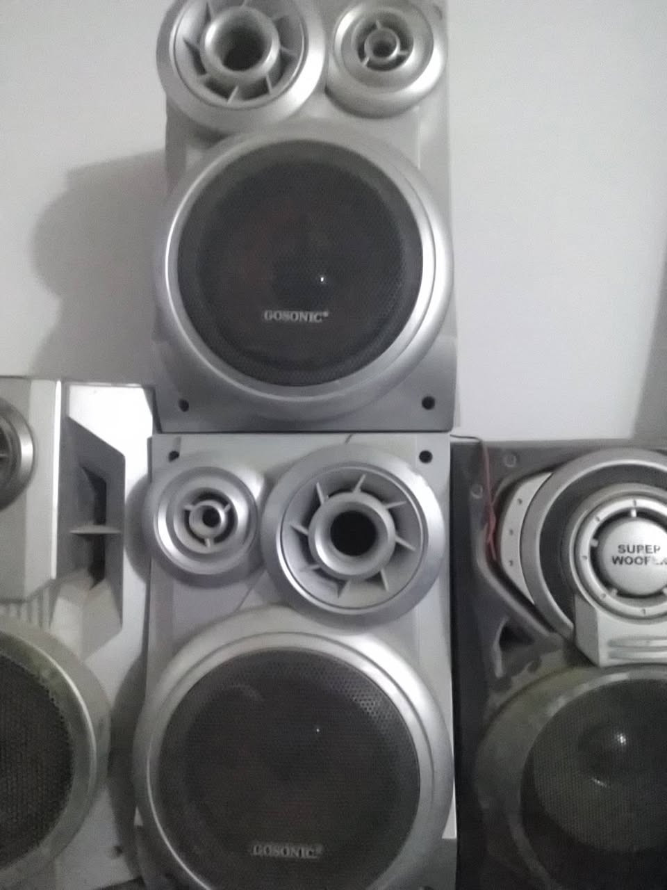 صوتيات للبيع.. دزلي صوره واجاوبك بالسعر.. واذا شلعه كلهن ب ٦٥٠ مع التوصيل مكاني ديوانيه ***********
