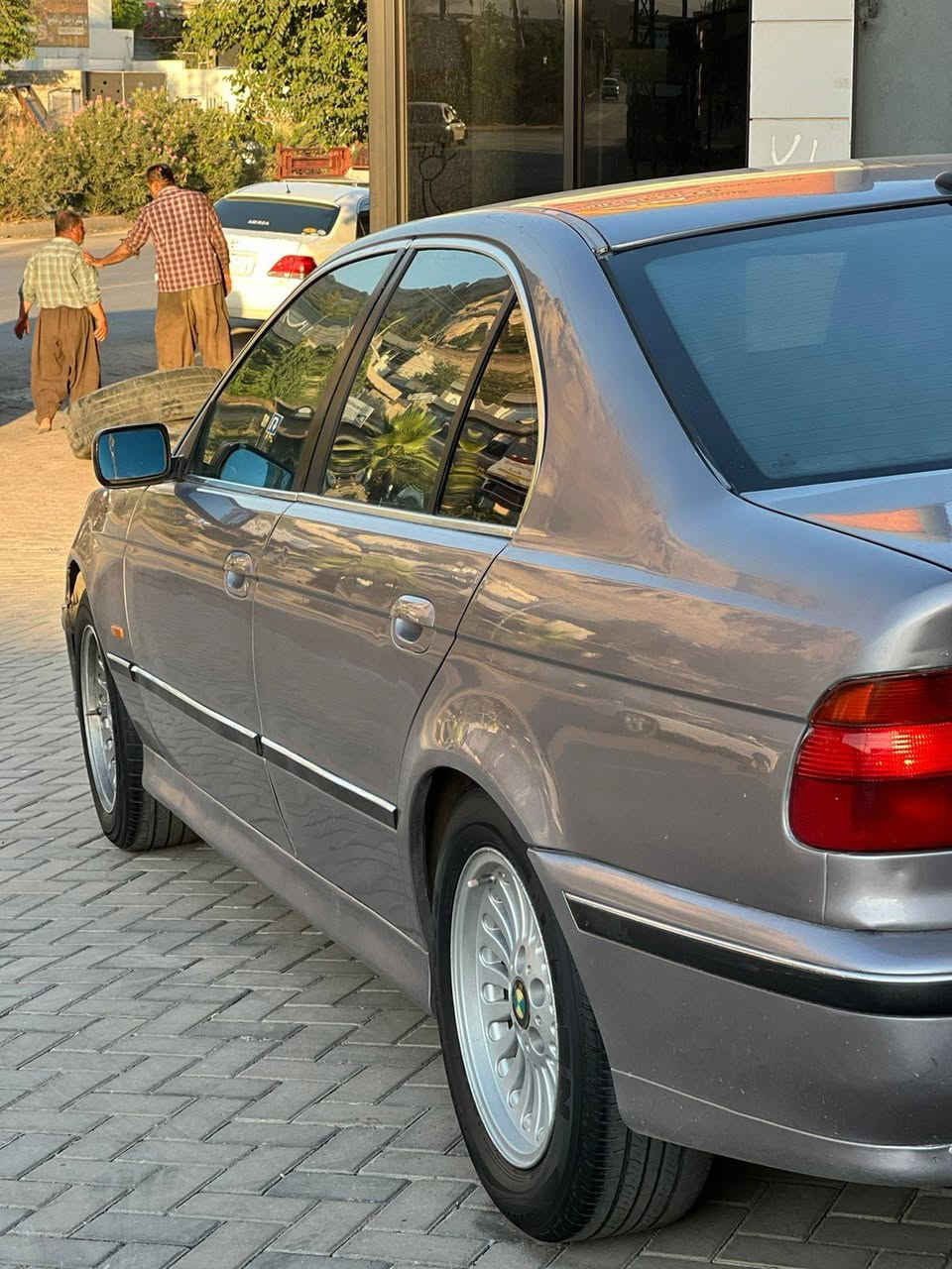 بیئێم سەقەر 2000 تەبرید سارد گەرم بەشەرت 525 گێڕ عادی دەبڵ دیجی تاڵ لۆک لۆکە سەیارەکە بێ دەعمو لێ دراوە دەعامی بۆ دەعامی بەشەرت سەیارەکە هی خۆمانە بێ مەسرەفە لە قوەتیشا 540 بەقەوەتە گۆڕینۆش دەکەم بەشتیک بەدڵم بێیت *********** 
سعرەکەشی 44 گەڵاو مەجالێ کەم
سەیارەکە بێ ئاڕمە السليمانية, العراق
