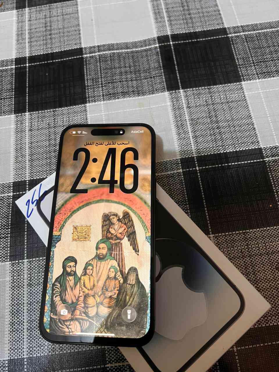 السلام عليكم
ايفون 14 برو ماكس 
ذاكره 256 
بطارية 🔋 83 
شريحة الكترونيه (ايسم)
مبدل فقط شاشه ونوعيه زينه 
رايده مراوس ايفون 15 عادي 
فقط مراوس رقمي ( ***********)
