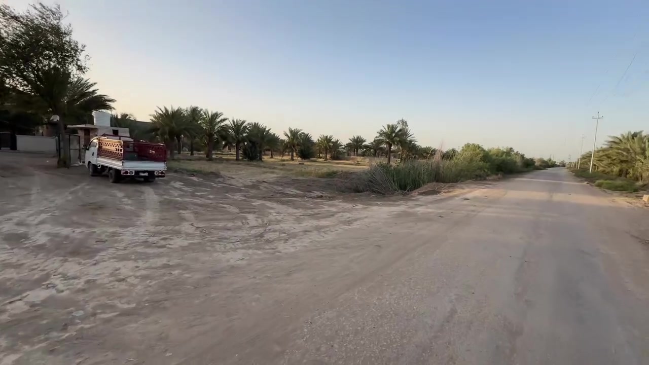 ثلاث دوانم سنتر على التبليط تحتوي الارض على بيتين بناء حديث ومضيف 13 متر
طابو زراعي سند 25 تحويل مباشر 

الموقع خلف جامعة بابل  منطقة ابراهيم الخليل 

متوفرة كافة الخدمات 

ماء سقي 🏞️

ماء اساله💦 

كهرباء⚡️

تبليط🛣️

ومتوفره داخل المنطقة مدارس من الابتدائيه الى الاعداديه 

متوفره حديقه خارجيه وصحيات

الارض المستغله دونم تقريباً 

والارض الفارغه دونمين تحتوي على 35 نخله 

للاستفسار اكثر اتصل ***********
