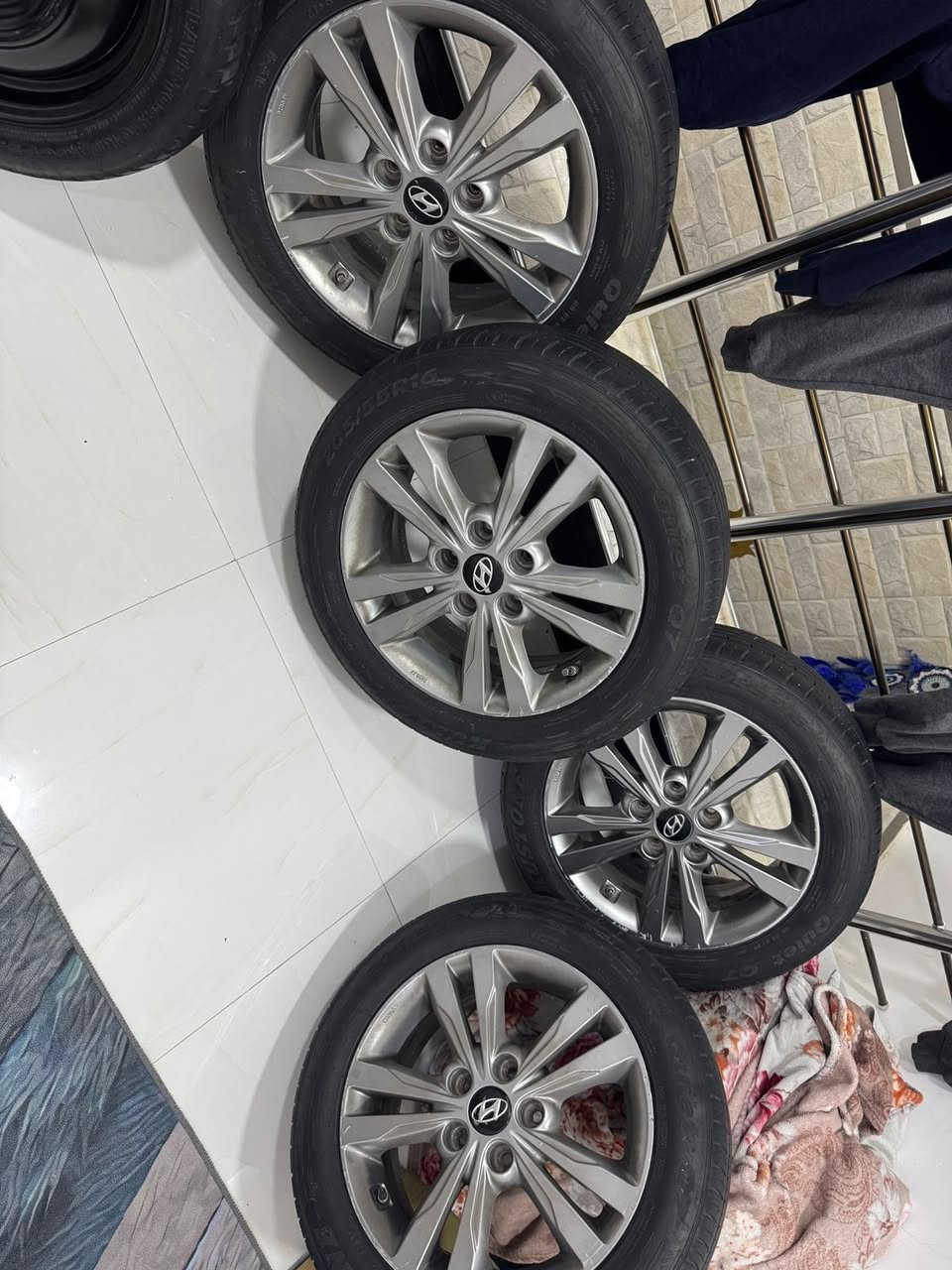 للبيع حجم 16 تخم تاير جديد  المكان نجف  ***********
