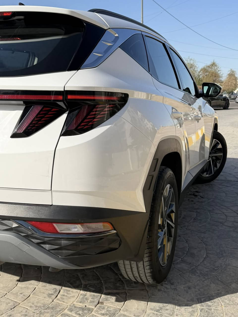 توسان مديل 2024 
ماشيه 24 الف 
فول عده البنوراما كراسي كهرباء اوتو هولد شاحن هاتف ذكي 
مود داريف كامره خلفيه دواره حساسات ٣٦٠ 
مكفوله كفاله عامه عده هاي الي بلجنطه موضحه بلسونار 
***********
السيديه
