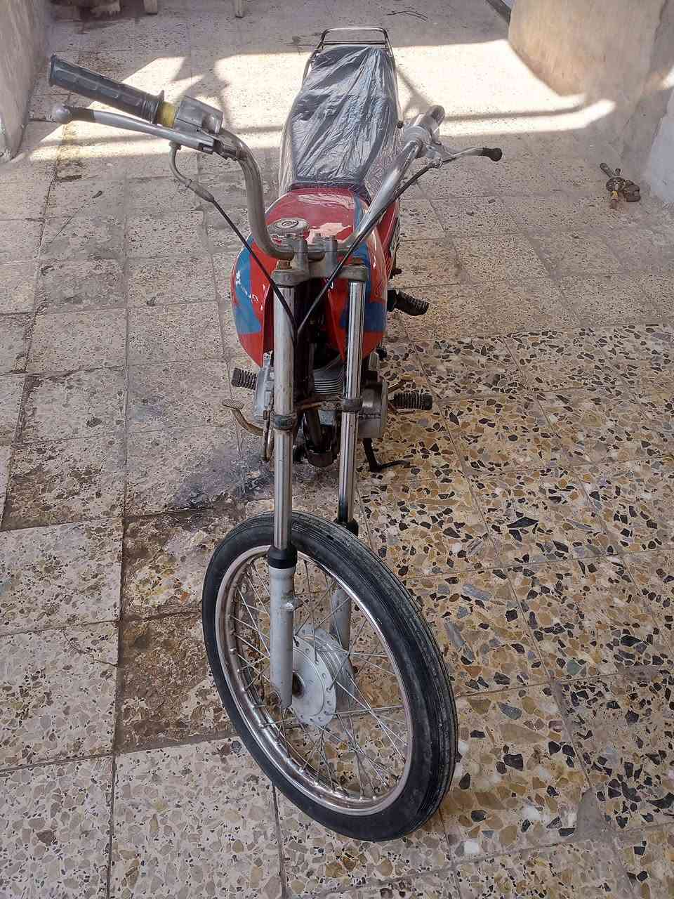 السلام عليكم دراجه البيع بدون وراق
٤٥٠ وبيه مجال ***********
