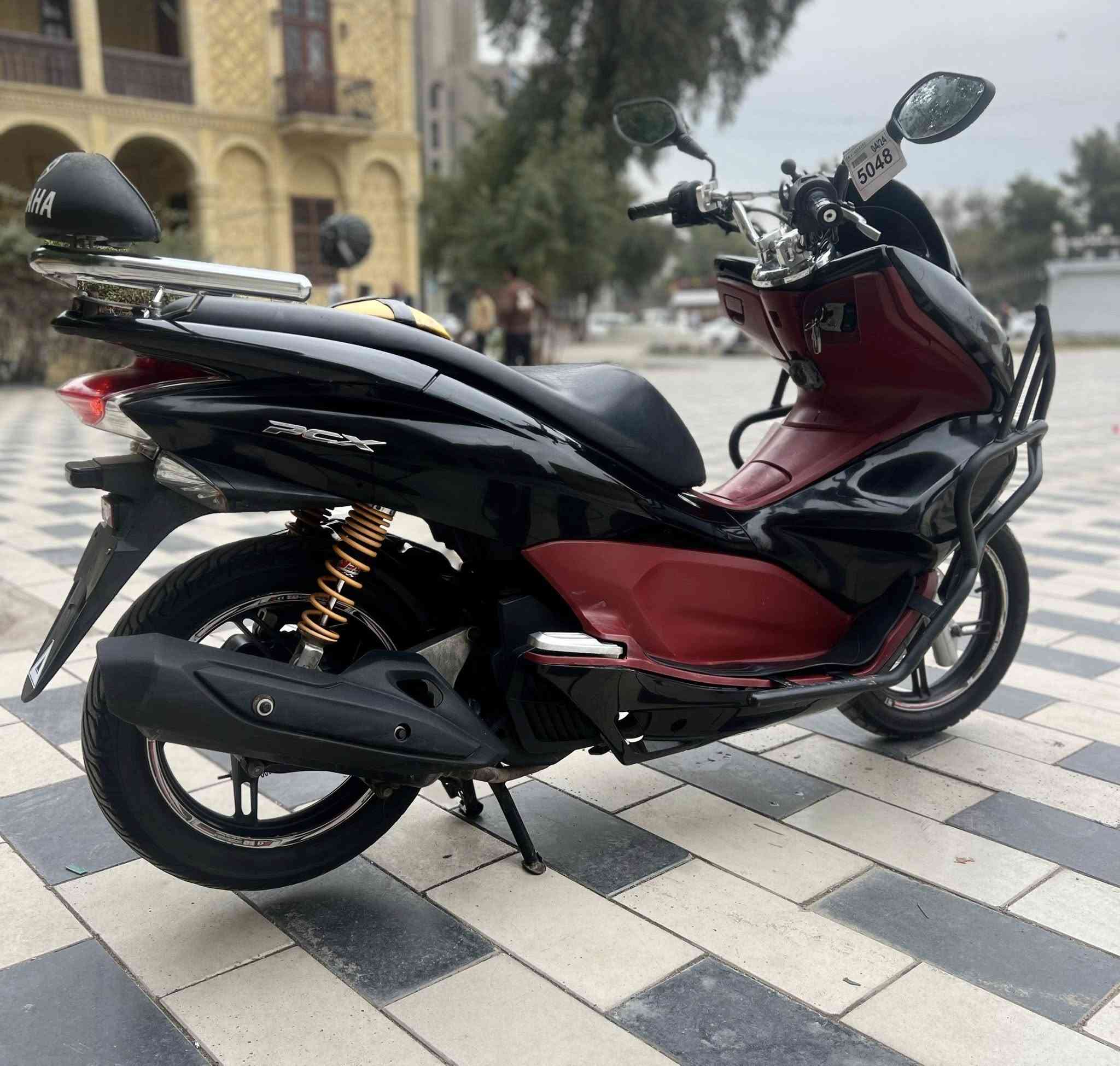 السلام عليكم للبيع دراجه pcxجيل الاول دراجة مال رمبه مديل18 ماخذها رمبه الدراجه على  ايدي حجم مكينه 150ياباني الاصلي دراجه جديده مال جناي على  ايدي
شادله درع 🛡️ ماهلكد اخاف عليه 
ياباني الاصلي دراجه كامله أستان كهربائي حساس ازدحام سويجات ٢حرف Aدراجه جديده الدراجه مكينه لوك شلعه معدل خير من اللّٰه دراجه تكول جديده بمعنئ الكلمه واحلا من الصور  دراجة مكينه مكفوله اي نقص مابيه
السعر1450 و مجال قليل 
اي استفسار ***********  مكان بغداد
