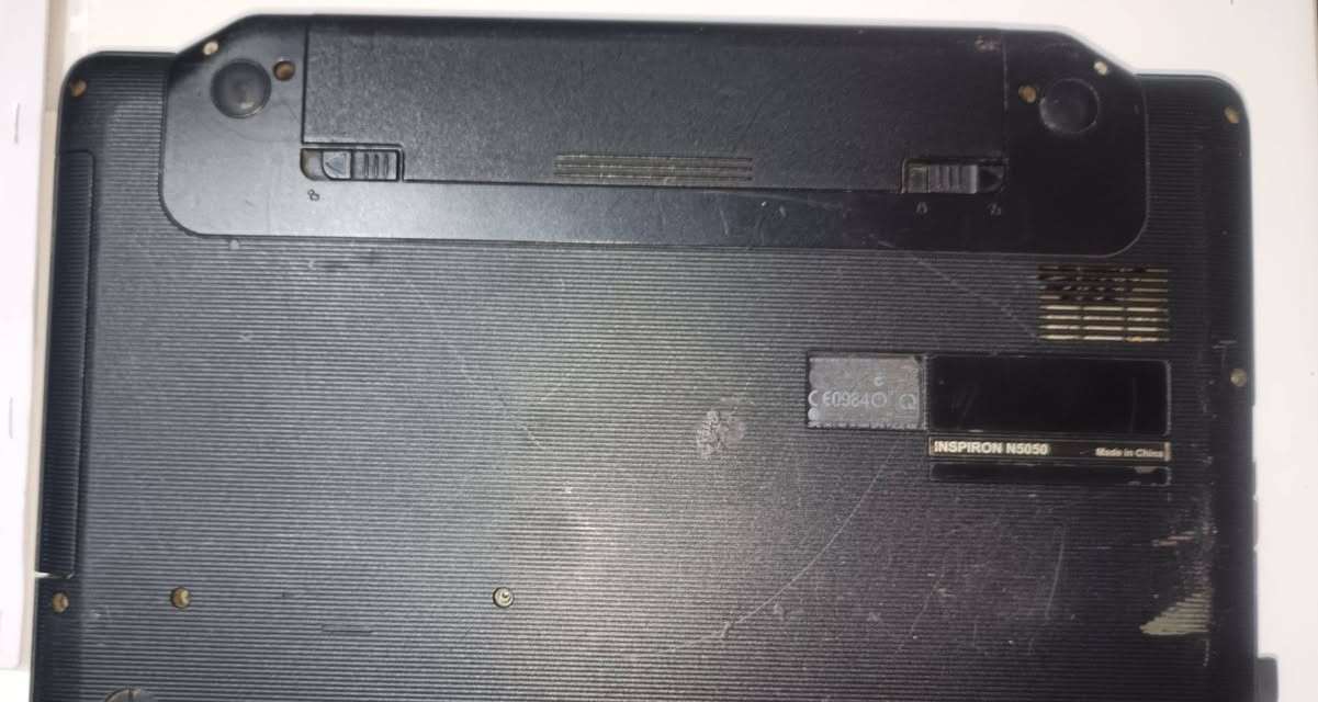 لابتوب للبيع قيم واخذ الله شاهد ما أعرف بيهن مكاني البلديات ‏‪***********‬‏
