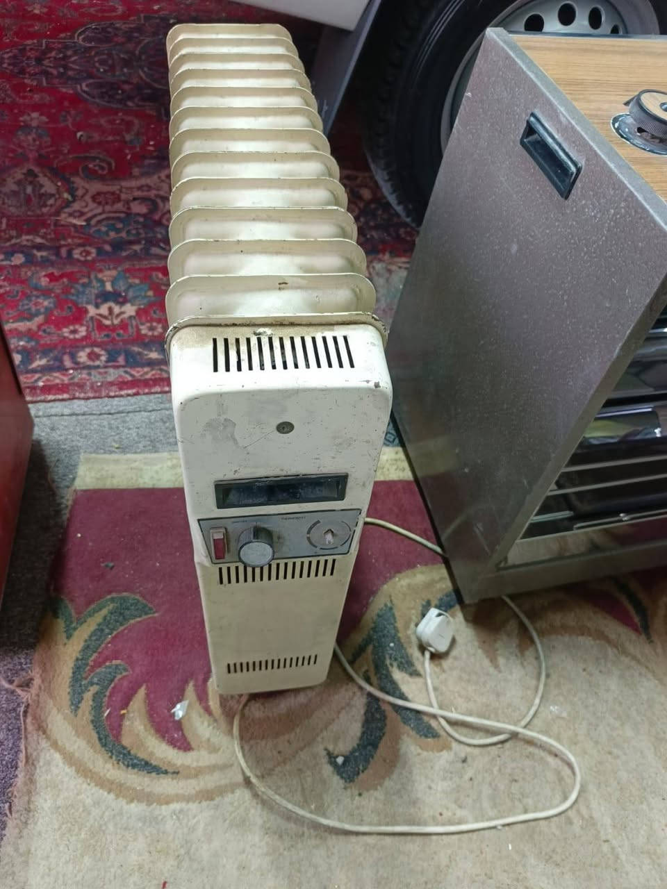 غراض لبيع المكان بغداد حي اور سبع قصور شارع ابو علي واتساب *********** اتصل واني بخدمتكم تره ماارد ع التعليقات الشراي يتصل
