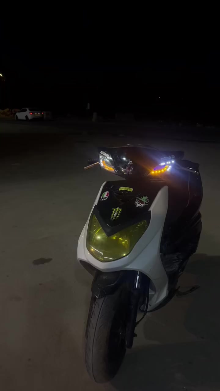 السلام عليكم
سكنس عاوجة ولفات فقط للبيع مكينه 67 تيتمارك اصل كور جبير رولة جبيرة للبيع ب450 قفل او مراوس بماكس مال لعب حسب القناعة بيها تزويد اذا ابيعة احصل اكثر بس الصالنصة ب100 بس  خلك ماكو  
مكاني بغداد الدورة 
خاص مقفول رقمي واتساب ***********
