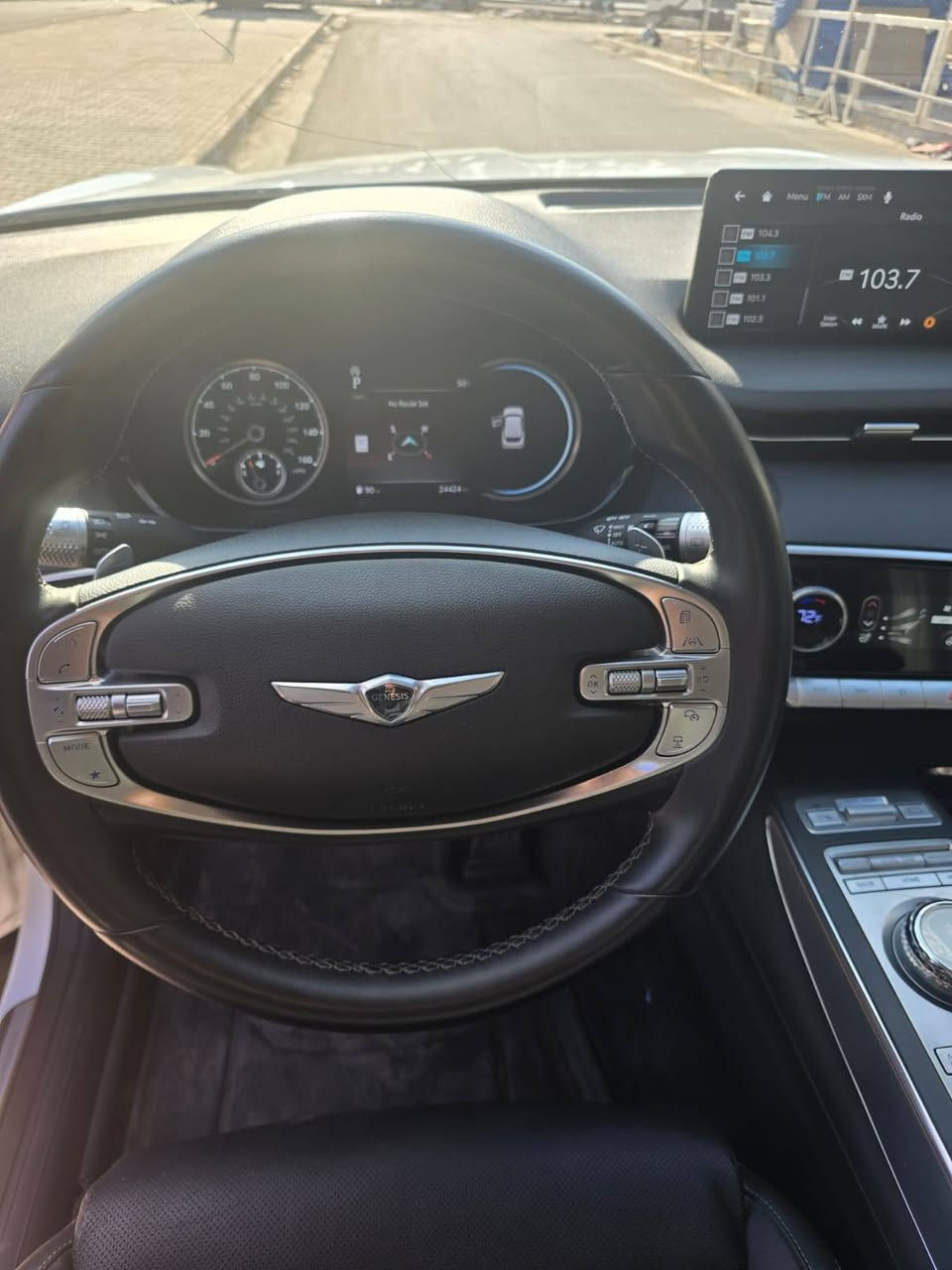 جينيسس gv70 موديل 2024 سبورت برستيج 4 سلندر توين تيربو السياره بدون حادث سرقه فقط جاملغ نفسه مرجعي صوره الحادث موضحه بالمنشور ماشيه 26000كم بدون ايرباك رقم بغدادمكان السياره بغداد السعر 315 وبيها مجال .
للمزيد من المعلومات الاتصال بل رقم 
*********** حجي عماد
