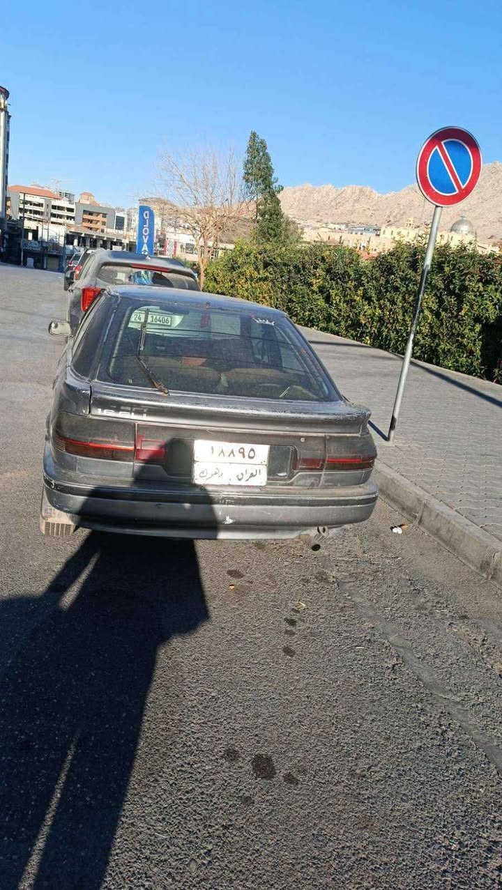 تویوتا کرولا ١٩٩١ سەر سەفحێ کەتی بەس عام سبوخ دفروشم گێر مەکینە هەمی تشت ب شەرت سیارە ژی گێر عادیە سعر ژی ٣٠وەرەقە و مجال و ٢٩٠هزار غرامە سەرە  بەر سعرێ دهێتە خار.... رقم تلەفون *********** دهوك, العراق
