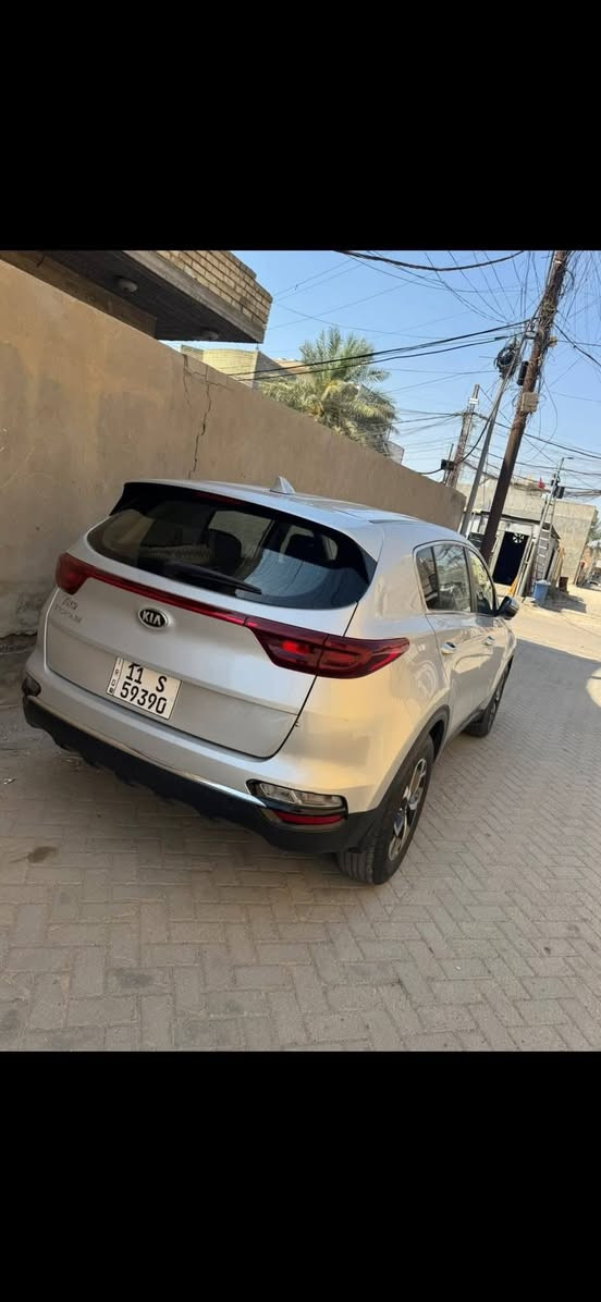 سبورتج امريكي 21
بيع او مراوس بسيارة صغيرة يفضل سوناتا اواكسنت او فورتي
حادثها خفيف سطحي بدون ايرباك والصور مرفقة
كشن كهرباء
تحكم ستيرن
تحديد مسار
نقطةعمياء
اوامر صوتية
رادار امامي
مري كهربائية 
مري شفط
اشاير بالمري
مانع انزلاق
3 وضعيات قيادة
شاشة ابل كاربلاي واندرويد اوتو بلادية
مكينة 2400 جي دي اي
تخم تاير جديد
ويل كب بلادي
لد نهاري بلادي
قطعتين تبريد
داخل بيجي
ماشية ١٣٠ الف كيلو

سيارة جاهزة وخير من الله وما بيها اي نقص
كير ومكينة مكفولات وعلى الفحص  
اي تفاصيل راسلني واتس او اتصل وتدلل
***********

السيارة بغداد رقم جديد باسمي
مكاني بغداد حي العامل
السعر ١٦٣ ورقة
