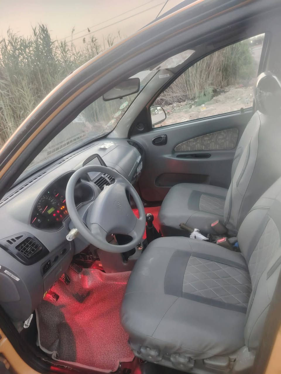 السلام عليكم سيارة طيبه موديل 16 رقم واسط مشروع وطني سنوية لل 30 تحويل ثاني يوم السيارة مكفوله مكينه وكير وتخم تاير جديد تبريد ثلج دوشمه جديده كهربائيات شغاله السياره جاهزه من كلشي مال جناي السيارة مكاني كوت مركز مدينة السعر 45  وبي مجال للاستفسار الاتصال على تصل فقط . اسيا***********
