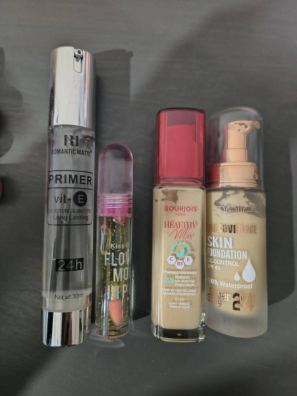 ادوات مكياج مشكلة ماركات Bourjois , Sheglam , Maybelline
جديد ما مستخدمه ابيعهم كلهم سواء 23 قطعة 
كلوس مال شفاه الوان مختلفة 
برايمر ، هايلايتر ، ماسكارا 
باليت عيون ، بودر 
اقلام كحل الوان مختلفة 
كريمات عناية بالبشرة ، مزيل مكياج

جديد ما مستخدم ، الكل سوا


**إذا كنت صاحب هذا الإعلان وتريد حذفه لأي سبب، رجاءا أرسل رسالة إلى الدعم الفني**
