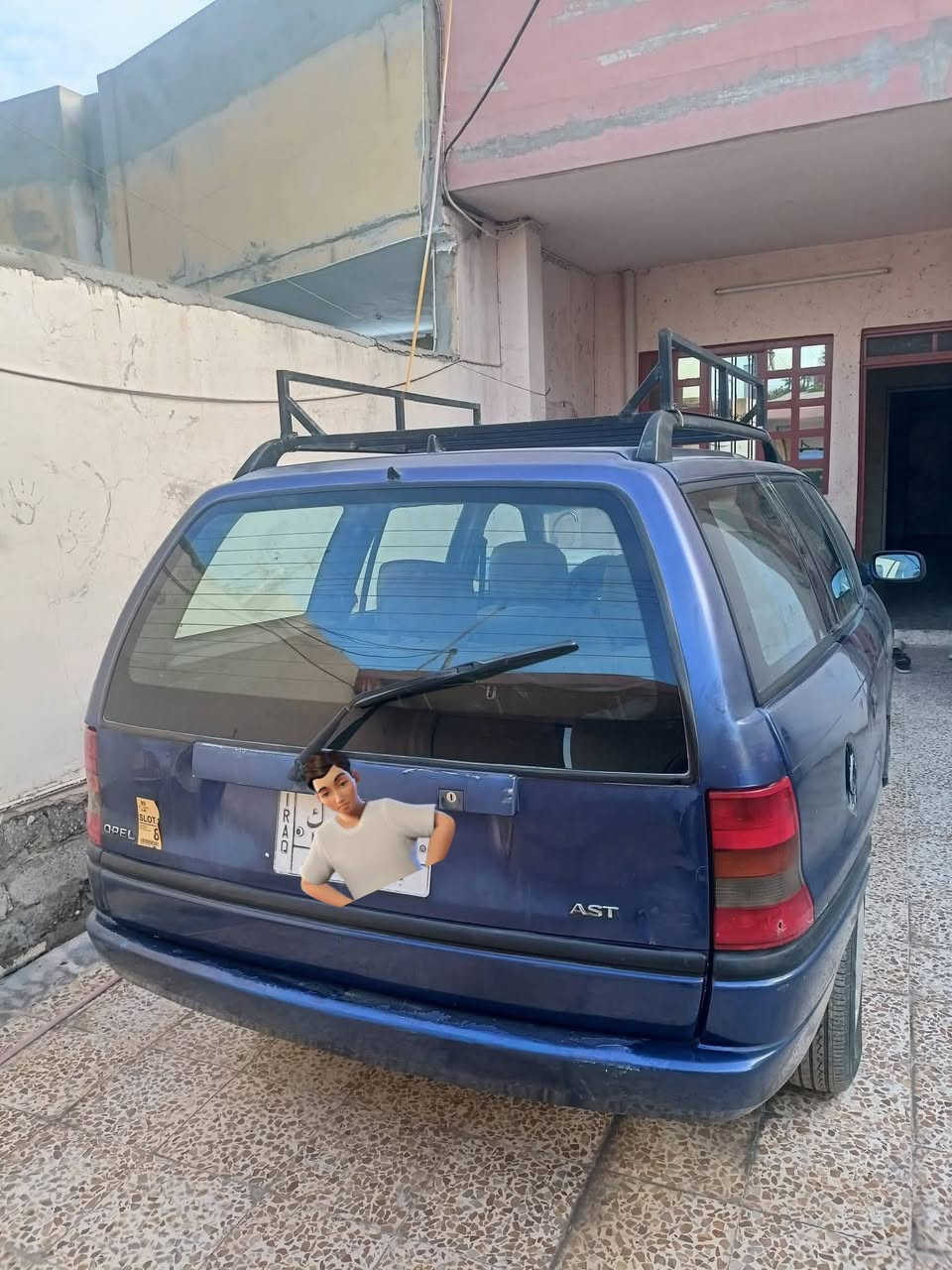 السلام عليكم 
استرا للبيع 
حجم 18
محرك حجم 18
موديل 1995 
السعر 55
سياره حيل نضيفه ومصروف عليها 
***********
