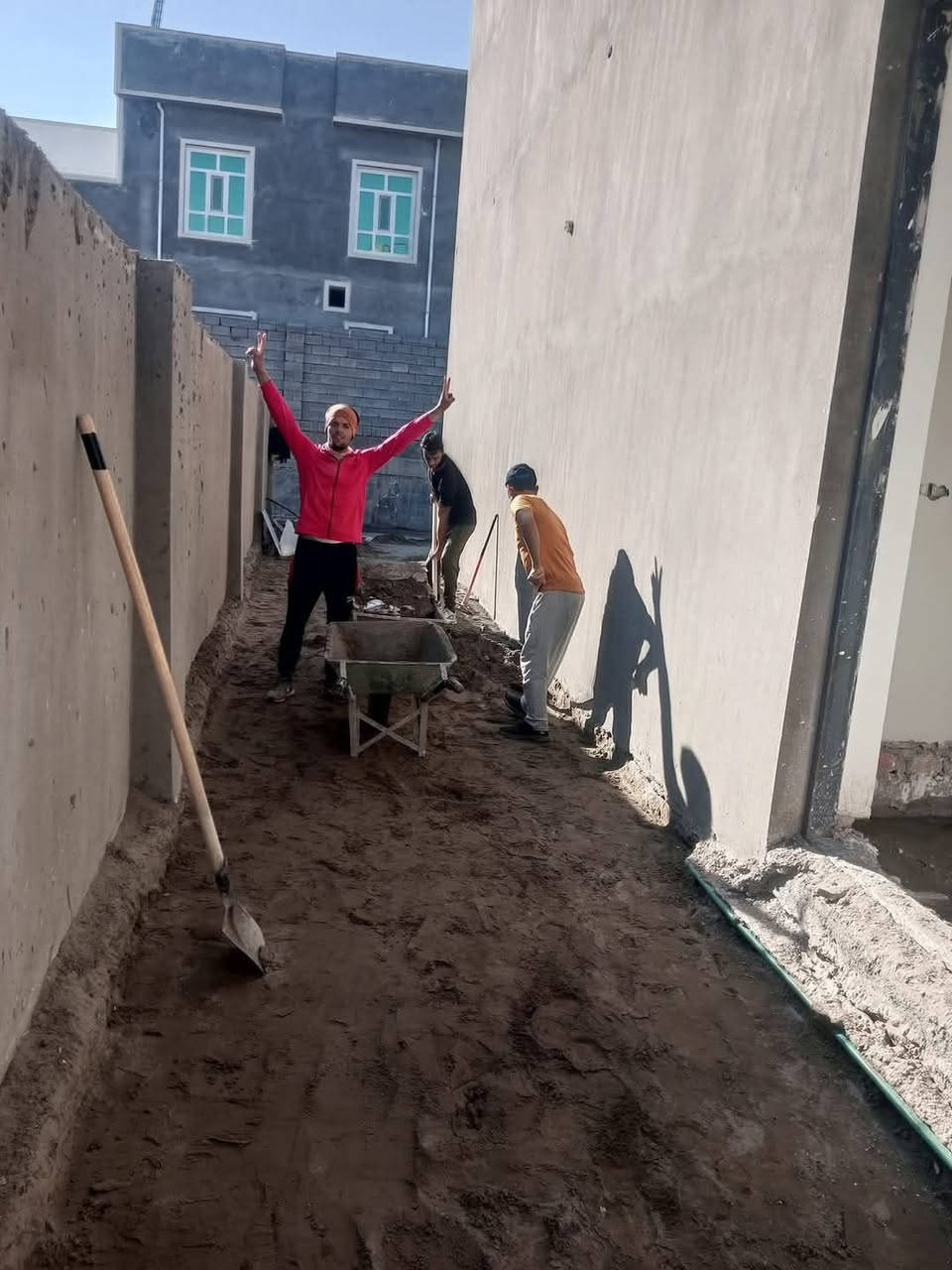 سلام عليكم  / يوجد كادر عمل جاهز  تصعيد مواد  / تنضيف بيوت  / تفليش  / تكشيط  / دفن نهري  / شقلنه ليل ونهار  / وماعليك بكلشي تاخذ شقل جاهز مني  / ومعداتنه جاهز وسياره تجيك للبيت ماعليك بس تصال على رقم/  ، ‏‪0788 988 3267‬‏
