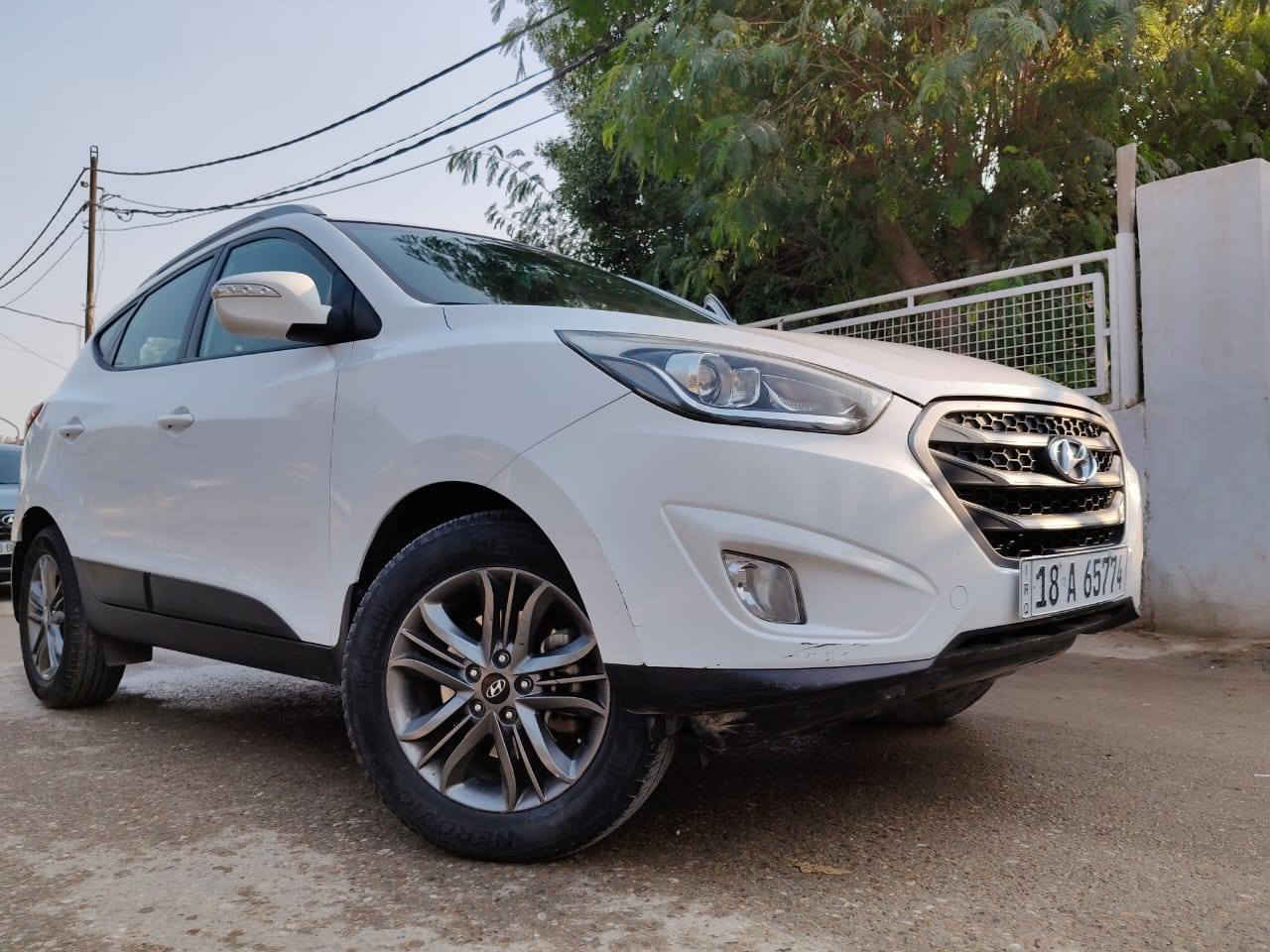 هونداي. توسان خليجي 2015
رقم بابل. بأسمي 
هزه سنويه رقم. جديد.  

السياره كفاله عامه من صبغ الضربة
بيه فقط بارد بالباب عكس السائق 
ماشيه 111الف
السعر 163 مجال قليل 
مكان بابل. ابي غرق 
***********
