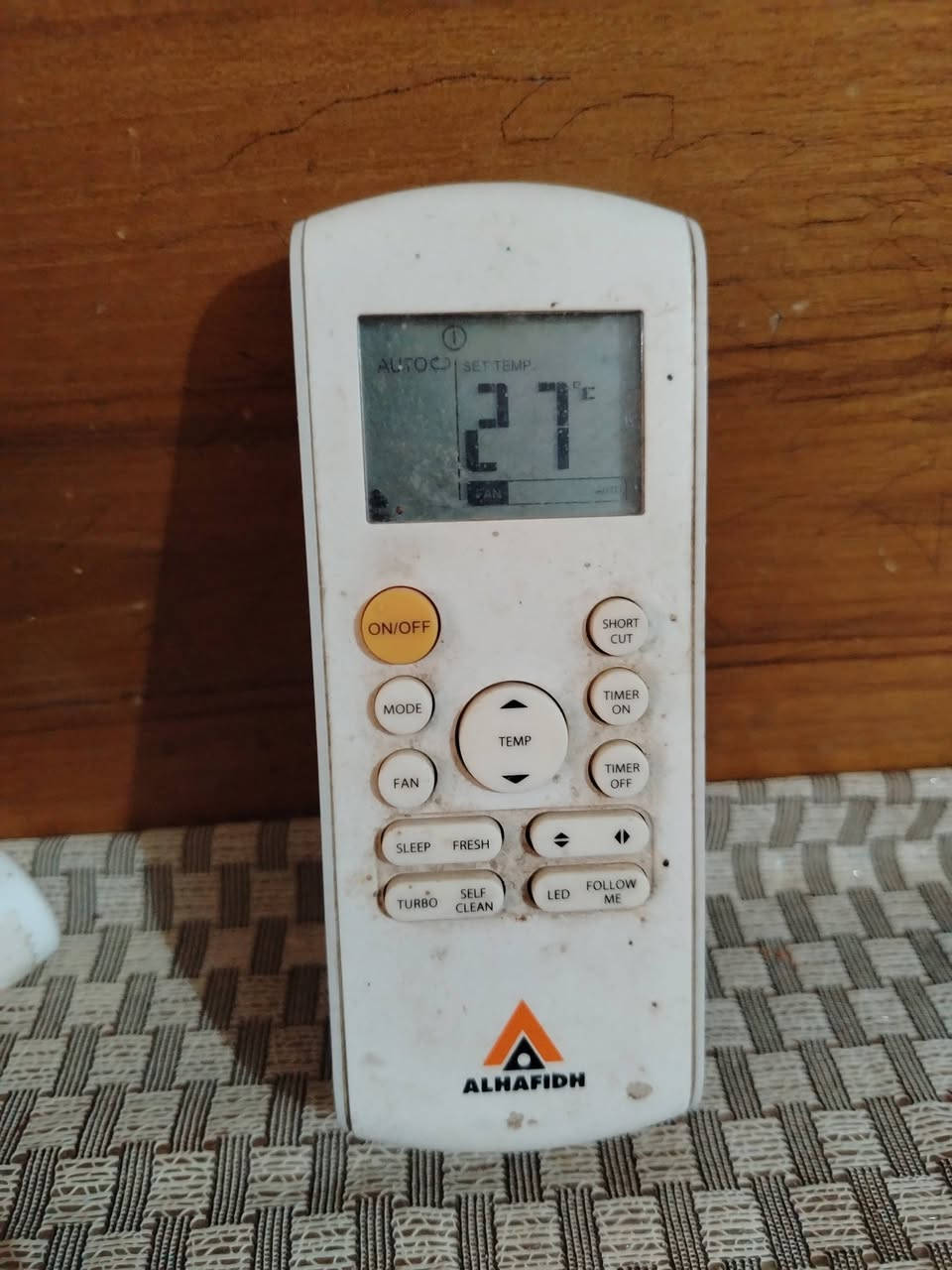 سبلت ٢ وثلث  تجي وشوفه نضيف مستعمل اقل الموسم  الحافض غاز R22 كامل ملحقاته وايراته والبواري والريمونت مكاني حله بابل ٣٥٠  وبي مجال قليل ***********
