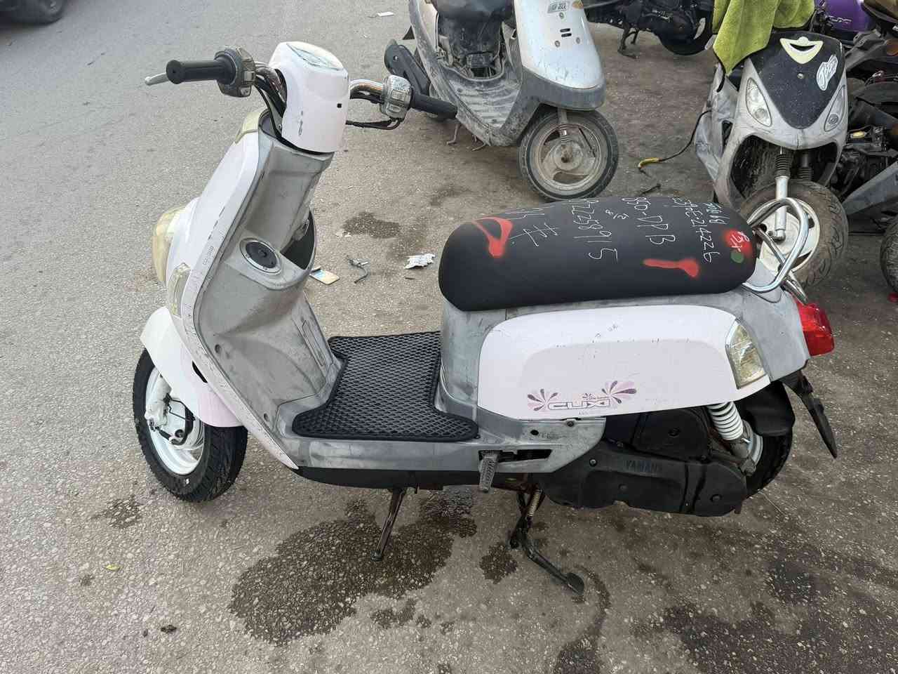 سلام عليكم ورحمة 
ماكس بوليسي نوزل داخل وخارج مميز 
دراجة من التاير التاير كفالة عامة شرط الفحص 
دراجة شلعة ومعدل خير من الله  صارهة سبوعين طالعة من المعرض ترايك وين ميعجبك 
وسعر 900 الف وبيهة مجال واني خادم الاستفسار اتصل 
***********
***********
