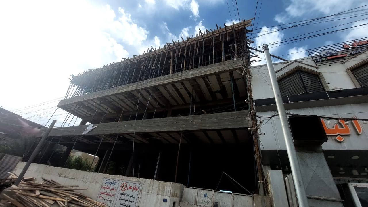 بناية معروضة للايجار في شارع حي العدل الرئيسي مقابل اسواق سنتر العدل والكلية التربوية المفتوحة  طابق ارضي المساحة ١٧٠ متر مربع يحتوي على ٣ مرافق  والطابق الاول والثاني المساحة ٢٢٠متر مربع يحتوي على ٣ مرافق وحمام و٣ مطابخ
بناية معروضة للايجار في شارع حي العدل الرئيسي مقابل اسواق سنتر العدل والكلية التربوية المفتوحة  طابق ارضي المساحة ١٧٠ متر مربع يحتوي على ٣ مرافق  والطابق الاول والثاني المساحة ٢٢٠متر مربع يحتوي على ٣ مرافق وحمام و٣ مطابخ      
 التقطيع حسب الرغبة  
للمزيد من التفاصيل يرجى الاتصال بالرقم ***********
