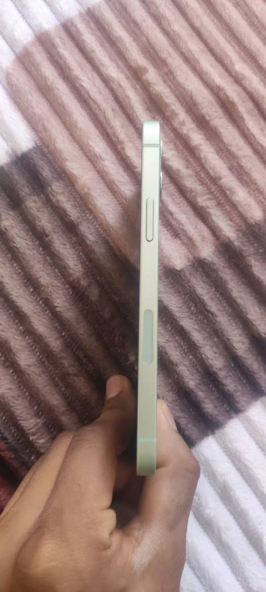 ايفون 12 عادي ذكره 128 جهاز نضيف ستعمال بيت بطاريه 75 بصمه وجه وكفه بالتحديث فقط سعر 250 
***********
