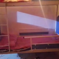 سرير طابقين • حديد • استعمال قليل