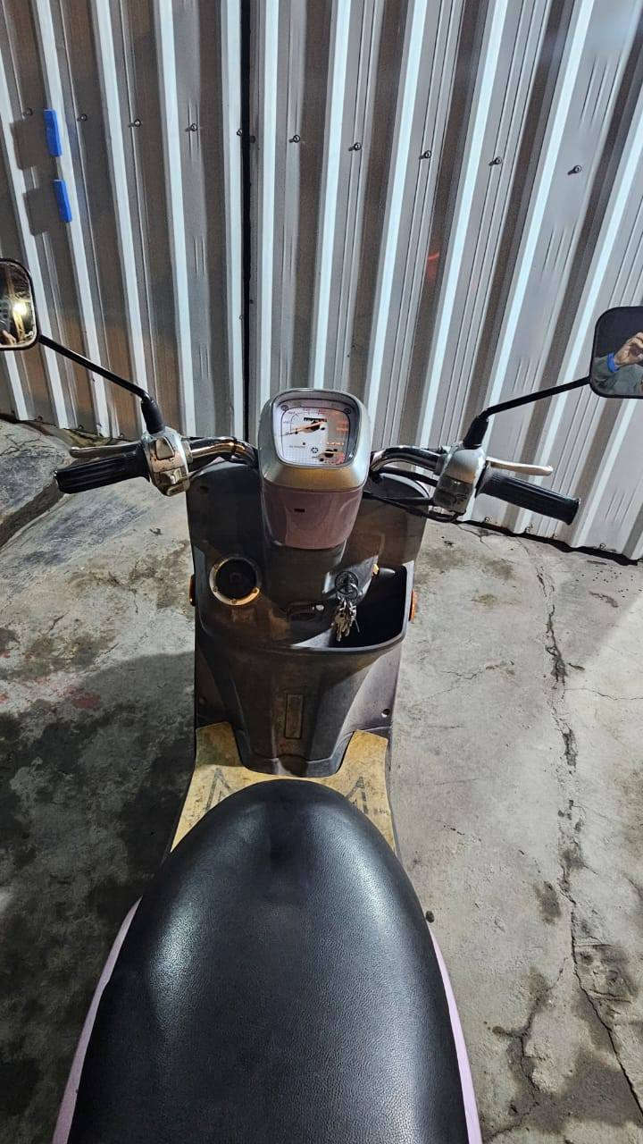 السلام. عليكم. دراجه بوليس جديده حاويه موديل 2014 درجه برغي. ممفتوح بيهه خير من الله لبيع الاستفسار الاتصال عله رقم 📱***********
