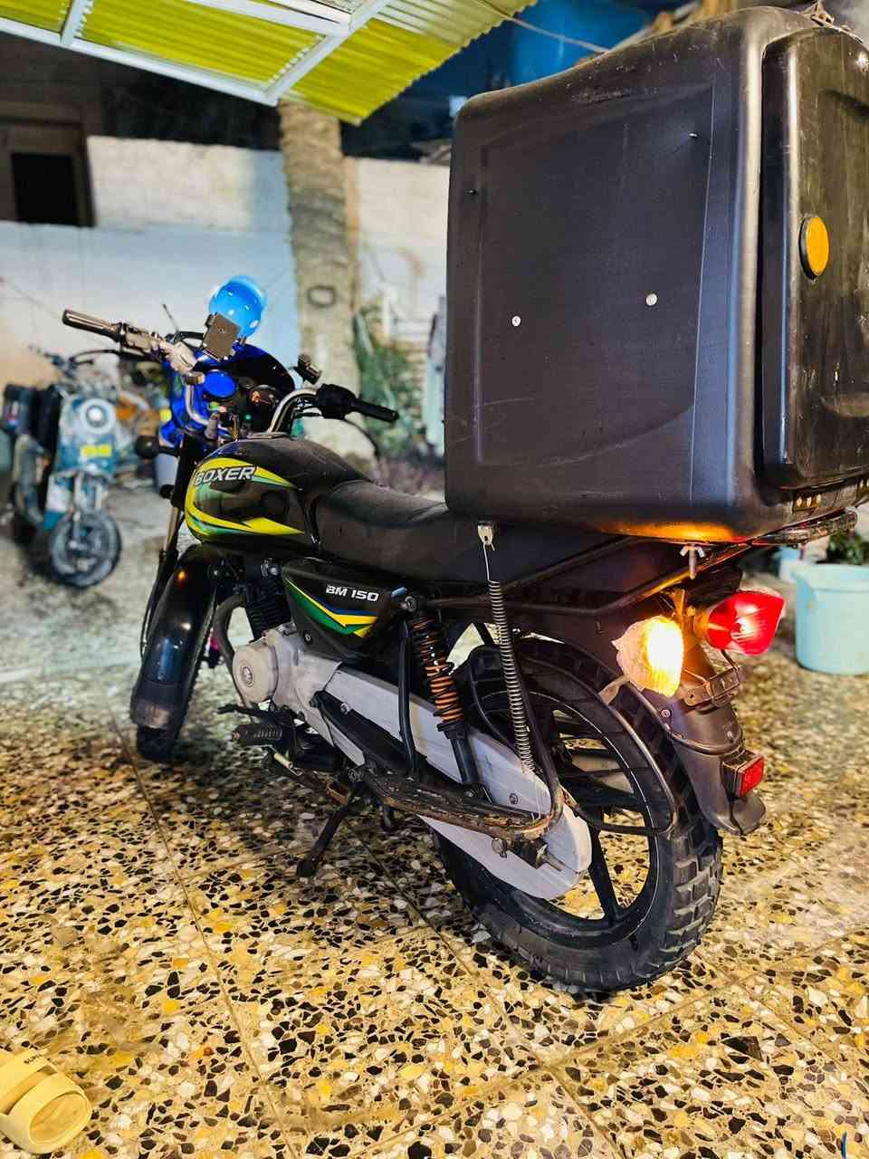 سلام عليكم دراجه بوكسر 2019دراجه بعده بحالت الوكاله مجفته تجفيت شركه بحيث مكينه خرسه معدل فول دراجه تخبل ومال شغل ودراجه ابد مامشتغله دلفري مال بيت  دراجه اوراق اصوليه 8لو 7ورقات سعره 1100وبيه مجال شي قليل ترهم مراوس مكاني بلجادريه وهاذ رقمي ***********
