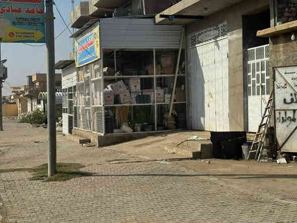 بسم الله
للبيع دار طابو صرف في الحي العسكري 
خلف القسم الاصفر (موقع تجاري )
يتكون الدارمن طابقين 
الطابق الأول 
هول +ديوان +غرفتين +مطبخ 
المطبخ +صاله +صحيات سيراميك الباقي صب ناعم 
+محل تابع للدار 
الطابق الثاني 
غرفة +صاله +صحيات 
المساحة(330)متر 
السعر (65)مليون وبي مجال
مكتب عقارات الصفا الانبار قضاء حديثة 
الحي العسكري قرب منفذ النواعير او محمد بلنص 
الاستفسار ⤵️
(***********)
(***********)
