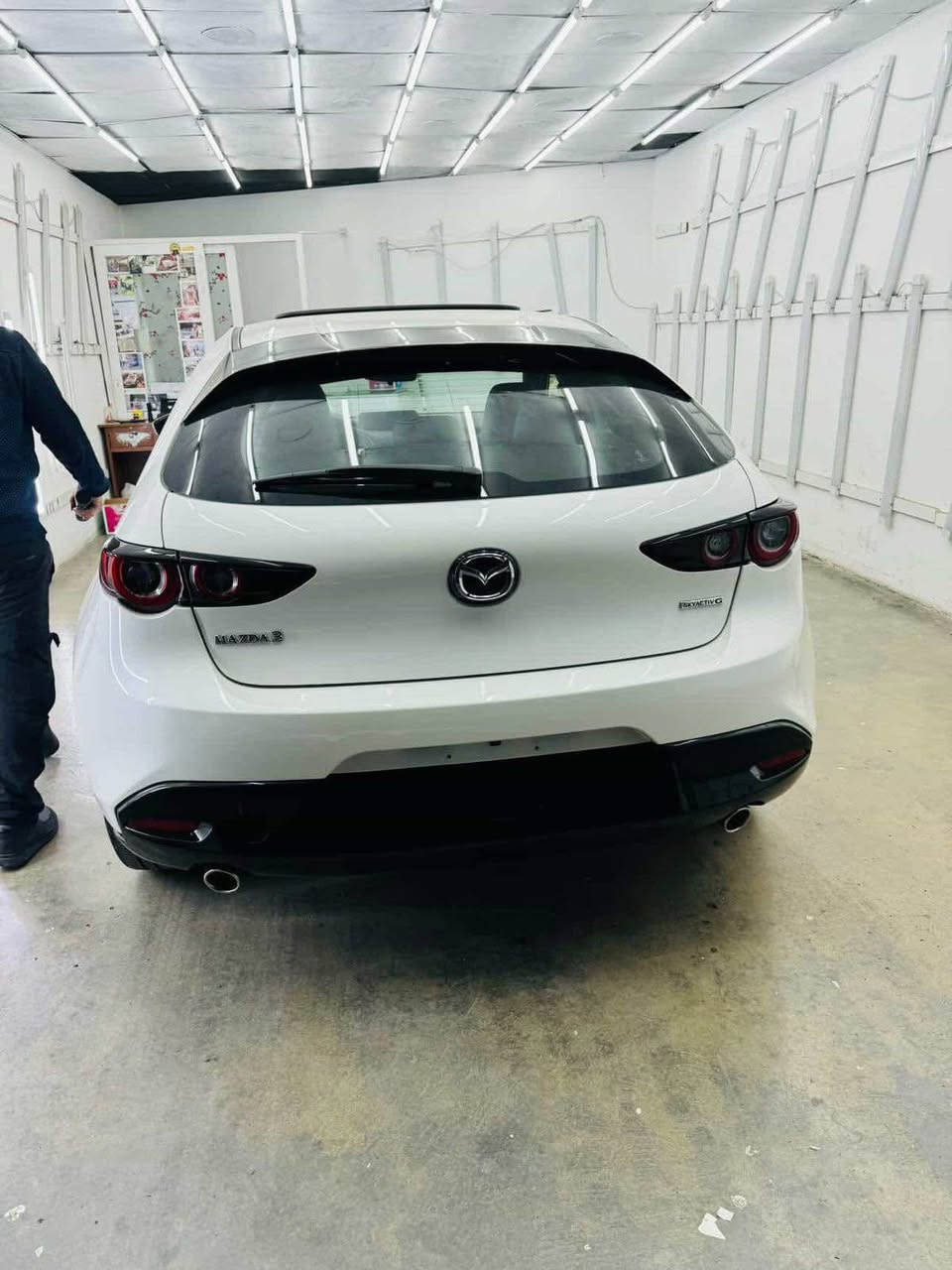 (السلام عليكم ورحمة الله وبركاته )
مازدا 3هاج باك امريكي موديل 24 ضرر ربع بونيد بدون دواخل وايرباك 
ماشيه 7الالف فقط كاتى مامرقمه 

المواصفات🧿 
فتحه سقف✅ 
بصمه ابواب ✅
بصمه تشغيل✅ 
لايتات زنون كامل ✅
كوشنات جلد✅ 
كشنات كهرباء🔌 
كشنات تدفئه 🔥
سكان تدفئه ☢
كشنات خزن ميموري 📟
سستم صوت BOSS🔊
ماوس تحكم✅ 
وضعيه كير سبورت 3✅
رادار أمامي وجانبي ⚠️
مكينه 2500 مرغوب بدون توربو ✅
كير 🏧
وبدون دبل اكسل4×4  
مكان سياره سليمانى او بغداد 
سعر 155مجال 💸
***********+ واتساب السليمانية, العراق
