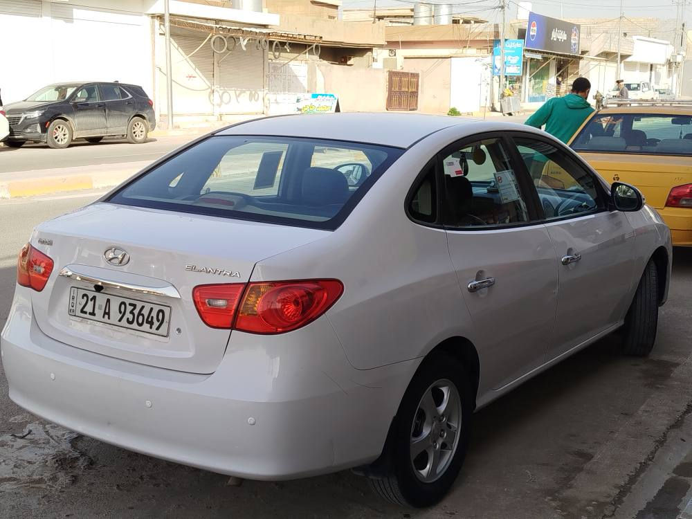 ئه لنترا 2011  گير اوتوماتيك  مه كينه 16  سه نه وي  تازه يه تا 2028  دوو پارجه سبوغي هه يه لكل  دوو كارت بجوك مه كينه ي  كراوه ته وه 
جوار  تايه ي تازه يه تاخم  بيش و دواي  تازه يه سعري 107 و مه جالي كه م 
***********
*********** كركوك, العراق
