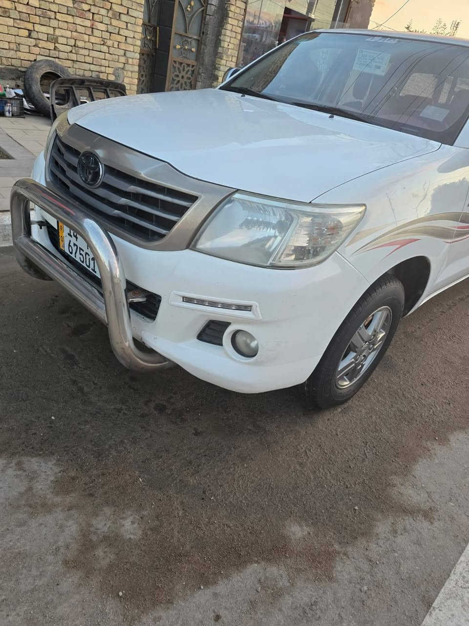 سلام عليكم للبيع هايلوكس للبيع موديل٢٠١٥. ***********
