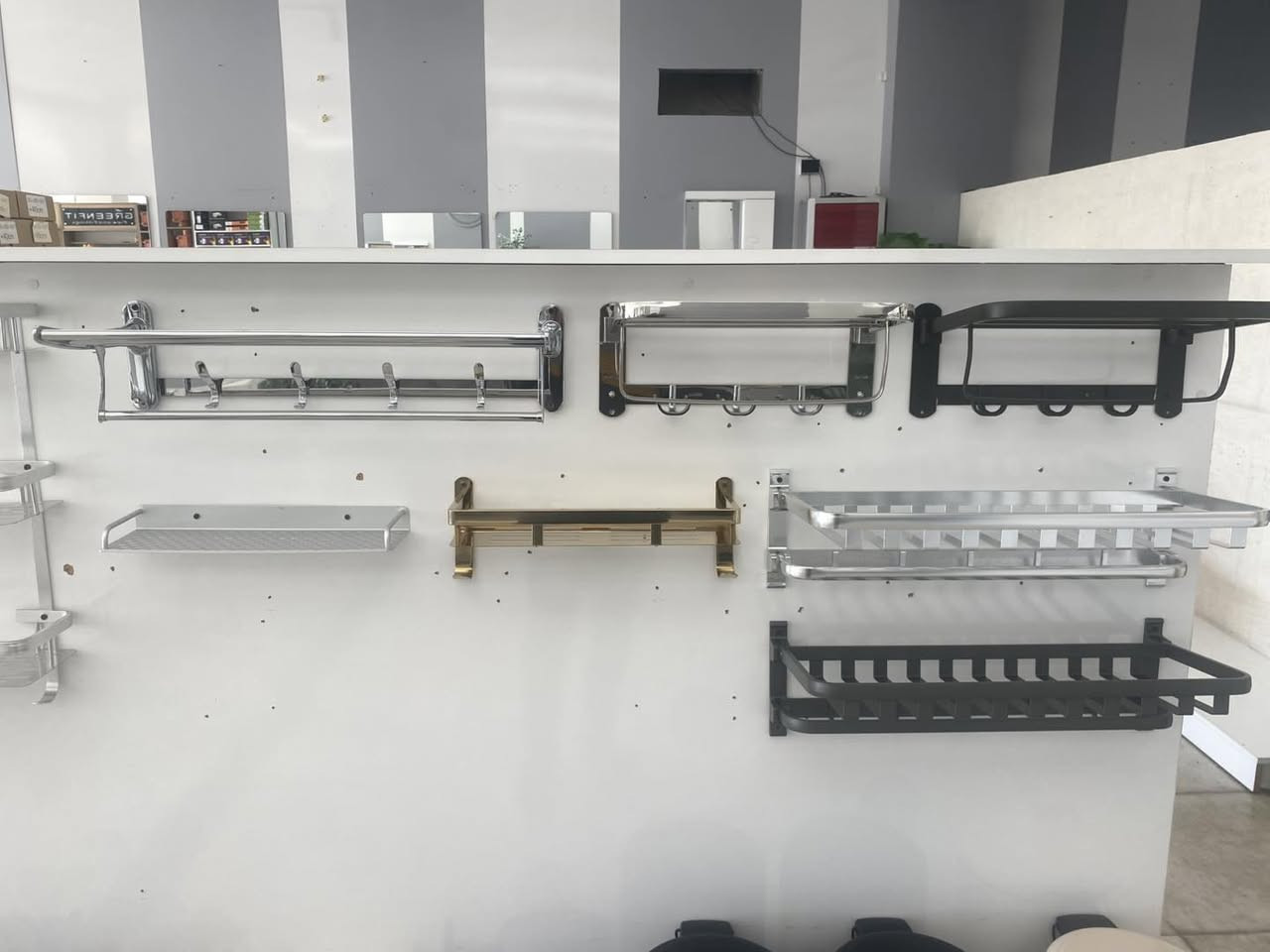 ✨ وصول جديد ✨
📢 إبراهيم صدف للوكالات التجارية

تم وصول دفعة جديدة من إكسسوارات الحمامات 🛁
موديلات حديثة وعصرية تناسب جميع الأذواق

✅ جودة عالية جداً
✅ متانة قوية تتحمل الاستخدام اليومي
✅ مقاومة للرطوبة والبخار والمنظفات
✅ خامات تدوم لسنوات بدون صدأ أو تغير لون

اختار الفخامة والعملية بنفس الوقت 👌

📍 العنوان: ديالى – خانقين – شارع سايدين – ملعب مجاور مطعم مونجيز
📞 للاستفسار مراسلة الصفحة أو الاتصال على:
***********

#ابراهيم_صدف
#اكسسوارات_حمامات
#موديلات_حديثة
#تجهيزات_حمامات
#ديالى
#خانقين
