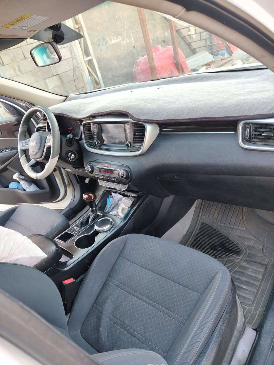 السلام عليكم سورنتو وارد السياره كفاله محرك وكير بيها 3قطع صبغ موديل 19 
محركها 6سلندر 3قطع تبريد 7راكب مواصفاتها معروفه سياره جاهزه من كلشي السياره رقم انكليزي وسنويه جديده لل2031 تحويل وين ما تريد ماشيه 90فقط  عنوان البصره دور الشرطه السعر 190$فقط
الاثير‪0783 934 2979‬‏
الاسيا***********
