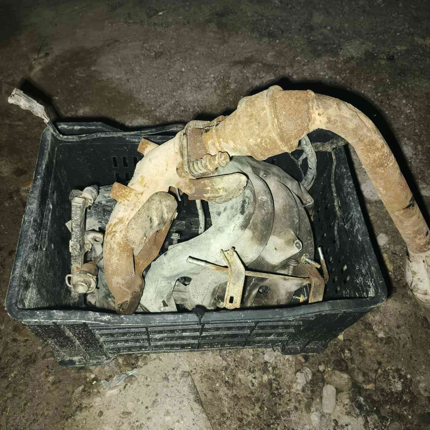 سلام عليكم ...
اخوان اليحتاج غراض سيكي عندي جام باب قفل باب جديد بعده جام مثلث خلفي موجود ربل ابواب وربل صندوك بطاين دكشن حار ودكشن بارد ونوزلات ومصطره وحساس كزوز بعده مشدود ع دكشن


**إذا كنت صاحب هذا الإعلان وتريد حذفه لأي سبب، رجاءا أرسل رسالة إلى الدعم الفني**