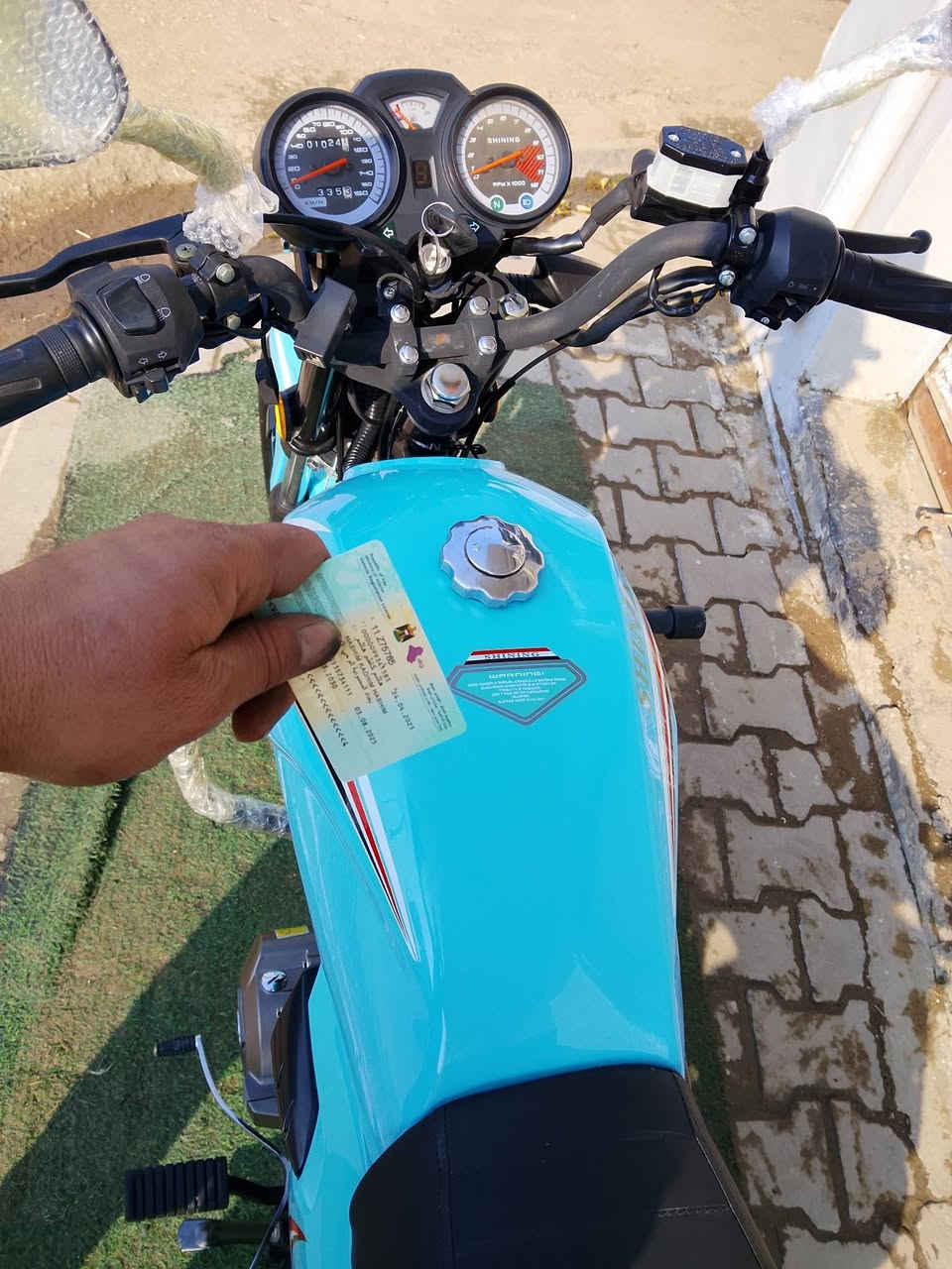 السلام عليكم ورحمه الله وبركاته دراجة نارية شاينك موديل 25 مرقم كامل انكليزي بغداد تحويل ثاني يوم إذ تريد كفالة عامة من الشخط مكاني ديالى خرنابات الشراي يتصل ويدلل *********** اتصل ودلل اخت زيرو بمعنى الكلمه
