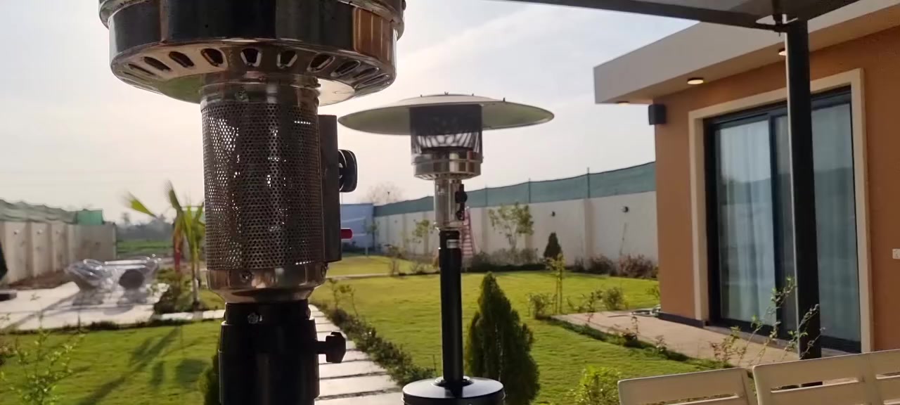 السلام عليكم..مسبح مغلق ماي حار رقم ☆212☆
متوفر الأربعاء شفت فطور وسحور
متوفر خميس يوم كامل وجمعه صباحي 
متوفر ايام 《《《العيد الفطر المبارك 》》》
منضدة فيشه ملعب طائرة كرة ريشة 
مسبحين مغلقه حار حجم كبير
غرف نوم وصاله مطبخ مؤثث بالكامل
حدائق باربيكيو جاهز 
نت وخدمة توصيل باب المزرعة 
كراج وجلسات متعددة 
للحجز واتساب ***********
كل المزارع موثقة شركة المصطفى لسياحة المسابح 
موثقة بتطبيق اجرلي
