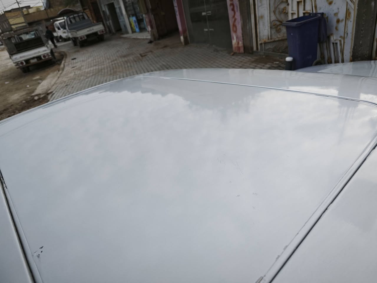 السلام عليكم بي ام 525مسكر فانوس لون رصاصي غير محدد بچم عريض موديل 92 ارباك ،,سلايت طگتين جام اربعه كهرباء سنتر لوك بس باب السايق ماينقفل ع السنتر مبدل اليده كهربائيات كلها شغاله الدبه مال الماي جانت نقص ماطور جبته الماطور بس ماشديتها موجود يمي
صدر وحداديه وباتري كلهن زينات عالي زنون رقم انكليزي مشروع وطني  بغداد باسمي صبغ جماليه معجون بالبنيد بدون دواخل مكينه وكير مكفولات عنواني ديوانية حي الجامعة ***********
السعر 63
