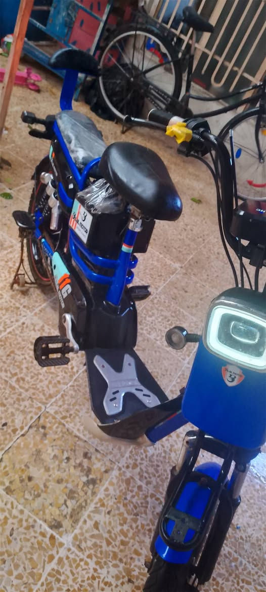 السلام عليكم ماطور شحن للبيع يرادلو قمجات مال اصطاب وتبديل بطاريات  السعر 130 وبي مجال


**إذا كنت صاحب هذا الإعلان وتريد حذفه لأي سبب، رجاءا أرسل رسالة إلى الدعم الفني**