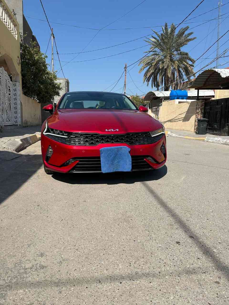 ‏ كيا كي فايف (k5) 2023 فول بانوراما1/1 محرك 2.5 (4كامرات)
الموديل : 2023. (خليجي ) .
المحرك : 2.5 . 4سلندر
  ماشيه9الف
الضمان: kia nim 
السعر230
الارقام : اربيل ب اسمي تحويل ثاني يوم 
مغلفه ببيف 
 المواصفات
4 كامرات
دشبول ديجتل
كشنات خزن ميموري
داتا شو 
فتحة سقف(بانوراما)
دخول ذكي(بصمة) +تشغيل عن بعد
شاشة اصلية +كاميرا +حساسات
المصابيح الامامية زنون+LED
المصابيح الخلفية LED
مقاعد تدفئة تبريد
مقاعد جلد+كهرباء
سايد بريك بصمة
اوتو هولد
محدد سرعة
فول تحكم ستيرن
درايف مود
مري كهرباء

المكان ديالي‏‎

‏‎للأجابة عن اسئلتكم واستفساراتكم بكل وقت

‏‎تواصلوا ويانا على الارقام التالية***********
