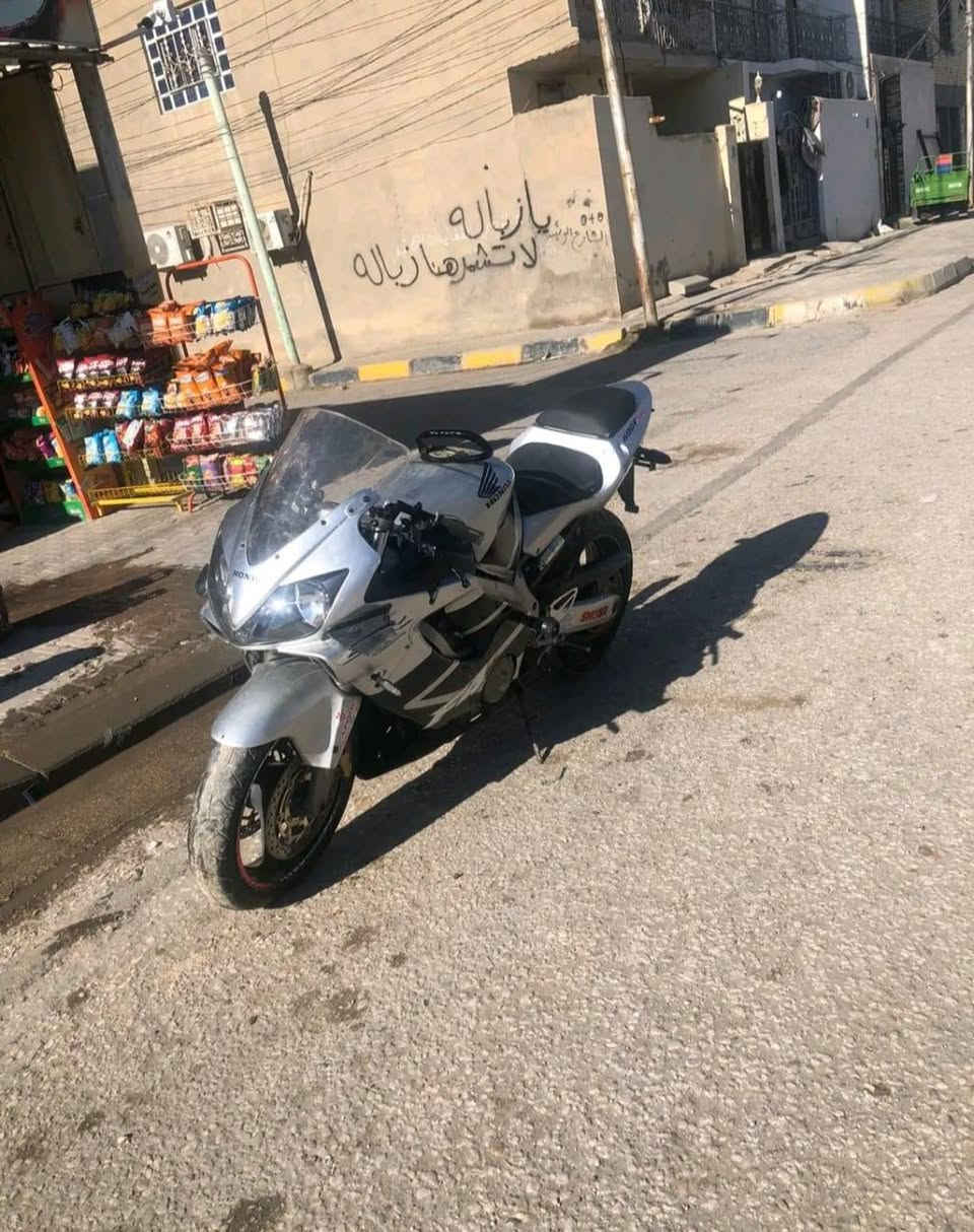 سلام عليكم افوراي 600 للبيع نضافتها  كدامكم السعر 16 ورقة وترهم مراوس العنوان كربلاء ***********
